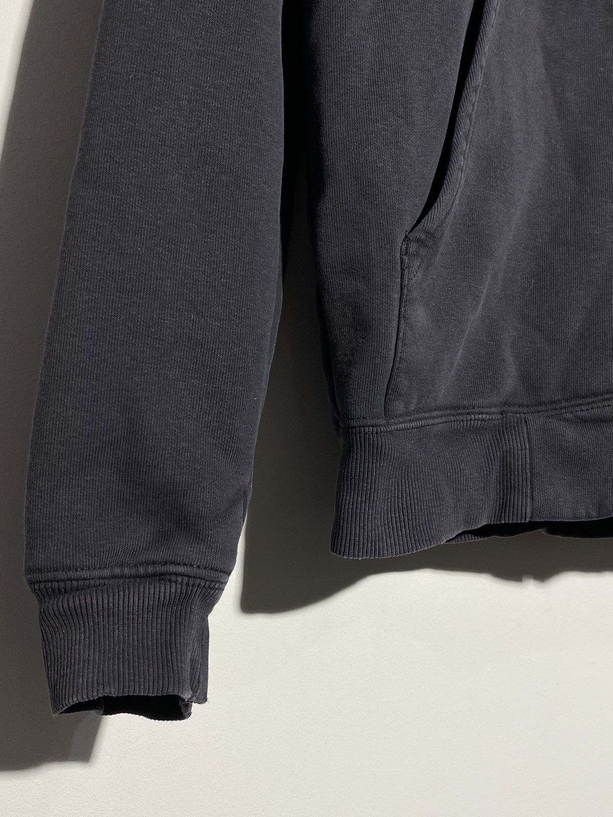 Carhartt Vintage 00s Carhartt Faded Black Rare Zip Hoodie y2k drip Size US S / EU 44-46 / 1 - 4 Thumbnail