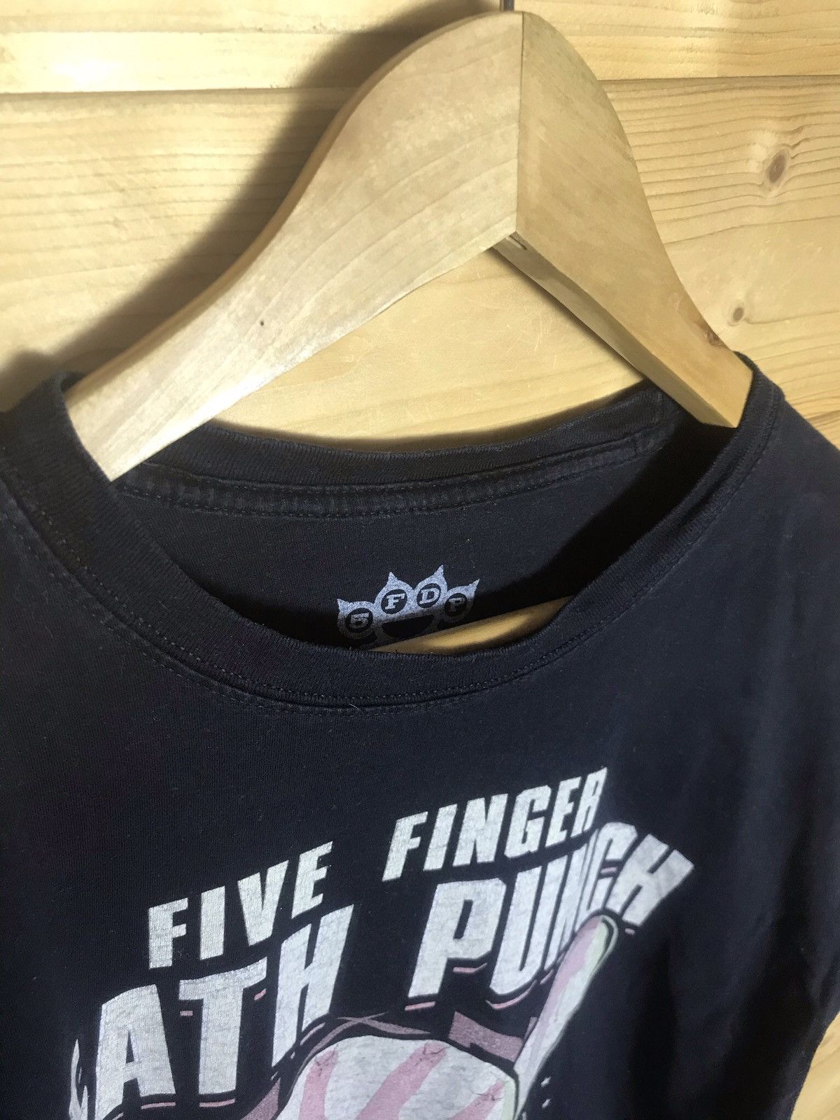 Band Tees Five Fingers Death Punch band t-shirt Size US XL / EU 56 / 4 - 8 Thumbnail