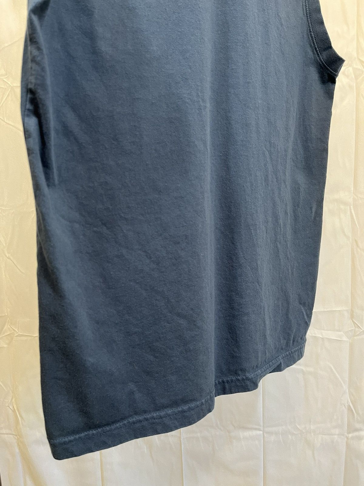 Vintage Vintage Blank Navy Blue Sleeveless Pocket Tee Size US L / EU 52-54 / 3 - 9 Thumbnail