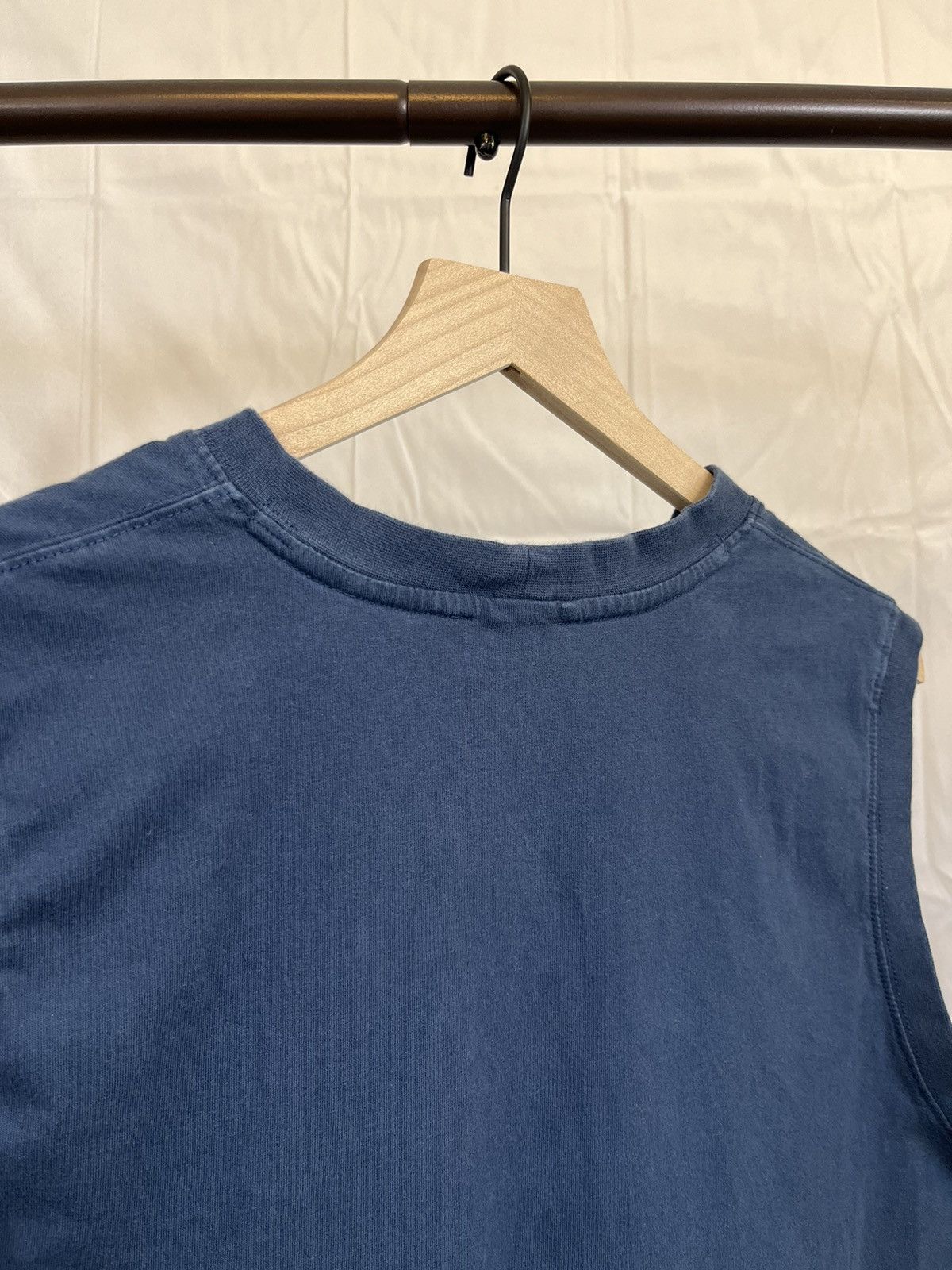 Vintage Vintage Blank Navy Blue Sleeveless Pocket Tee Size US L / EU 52-54 / 3 - 8 Thumbnail