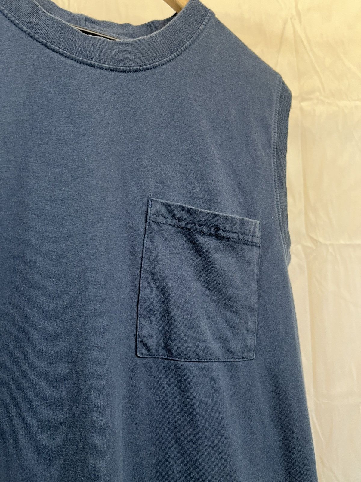 Vintage Vintage Blank Navy Blue Sleeveless Pocket Tee Size US L / EU 52-54 / 3 - 5 Thumbnail