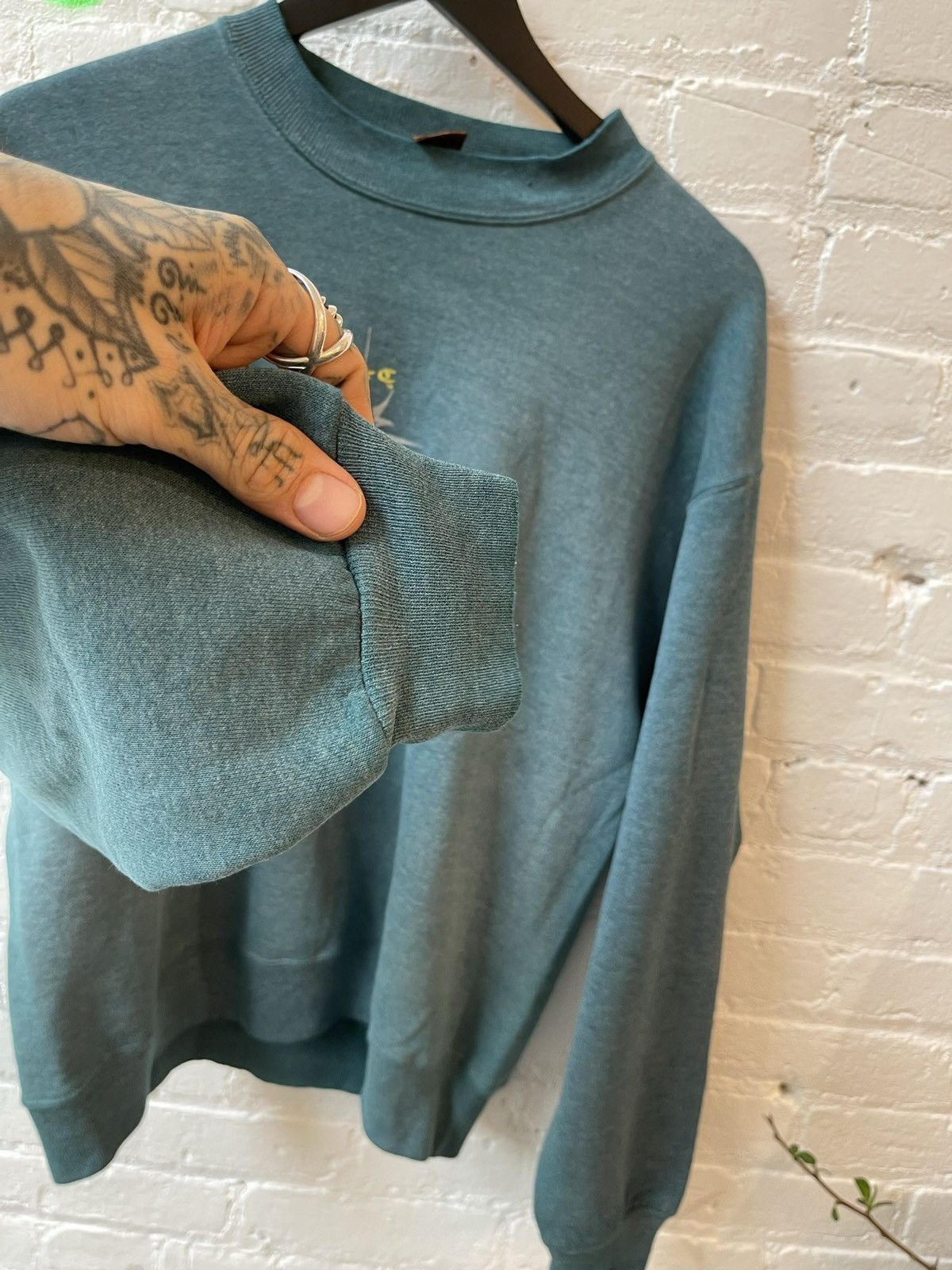 Vintage Vintage THRASHED Surf Chain Skull Skate Sweater Size US L / EU 52-54 / 3 - 7 Thumbnail