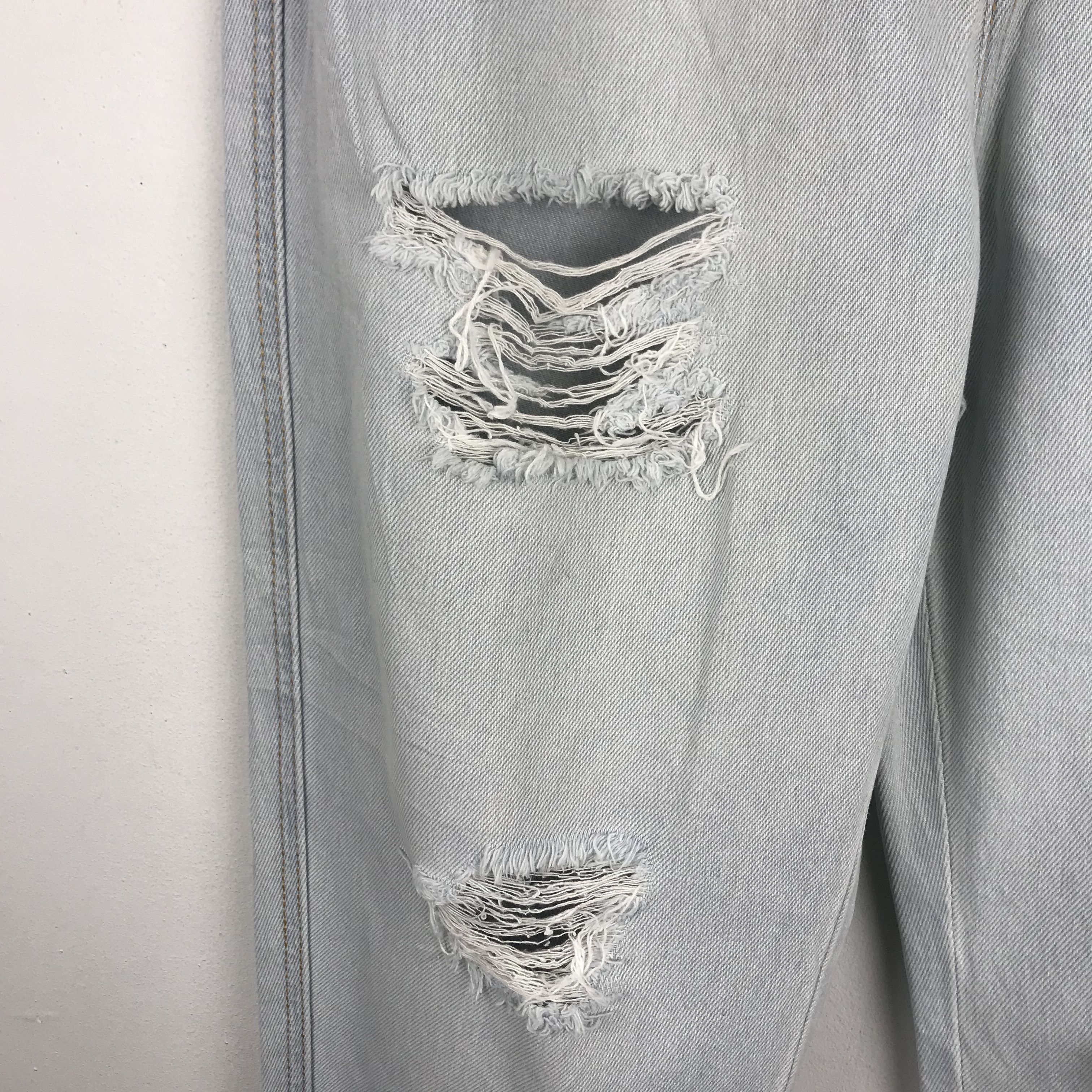Uniqlo X118 JAPAN GU RIPPED JEANS KURT COBAIN STYLE Size US 28 / EU 44 - 8 Thumbnail