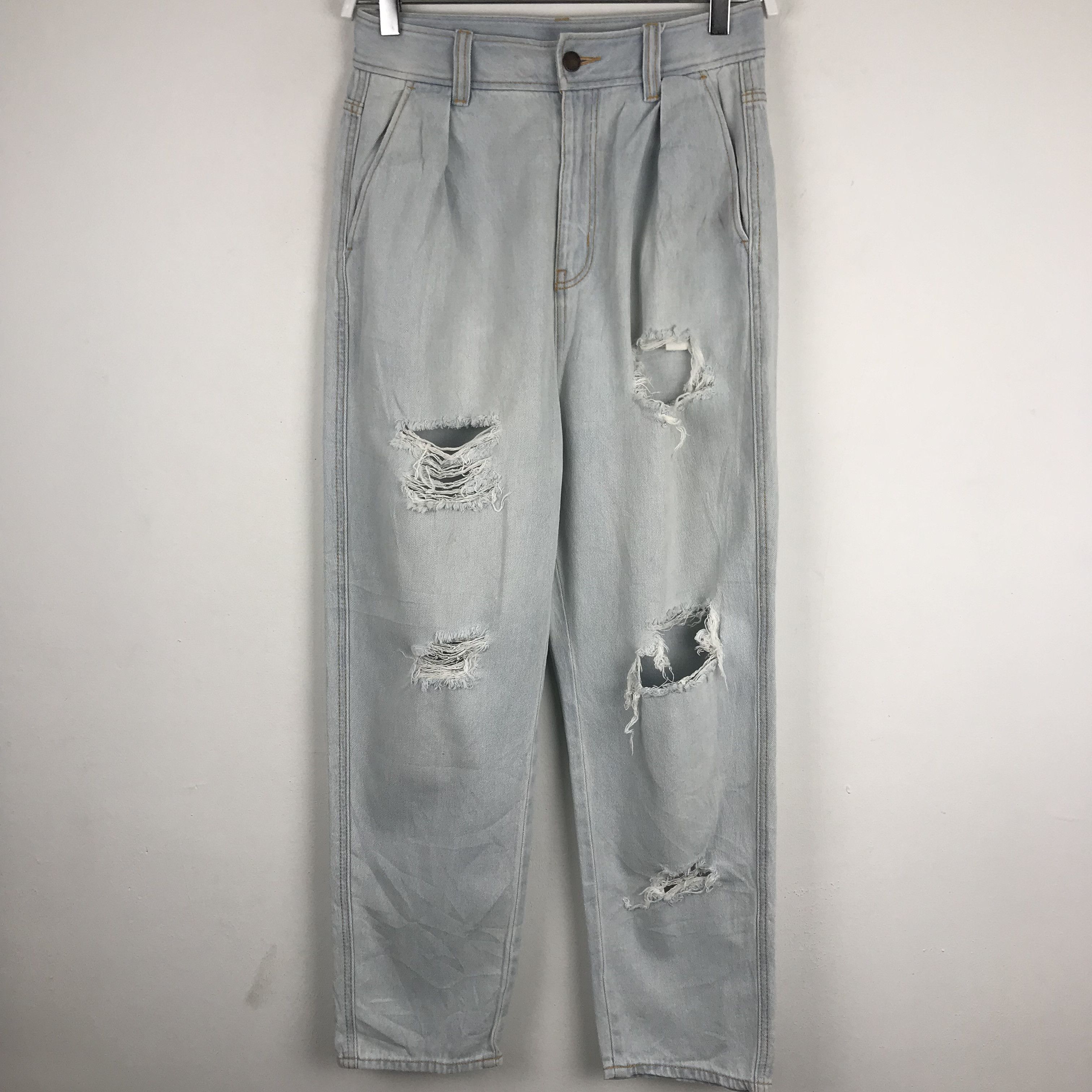 Uniqlo X118 JAPAN GU RIPPED JEANS KURT COBAIN STYLE Size US 28 / EU 44 - 1 Thumbnail