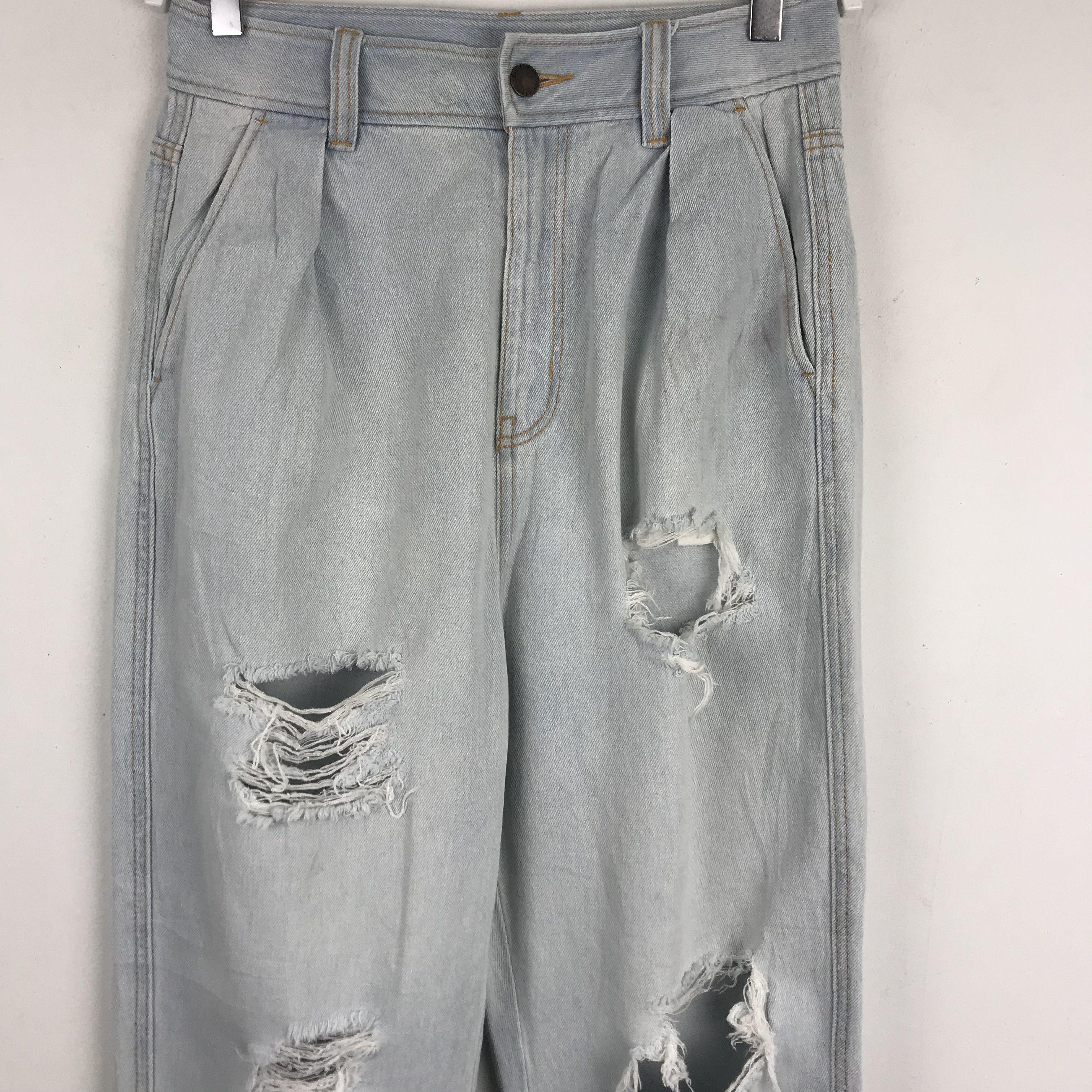 Uniqlo X118 JAPAN GU RIPPED JEANS KURT COBAIN STYLE Size US 28 / EU 44 - 4 Thumbnail