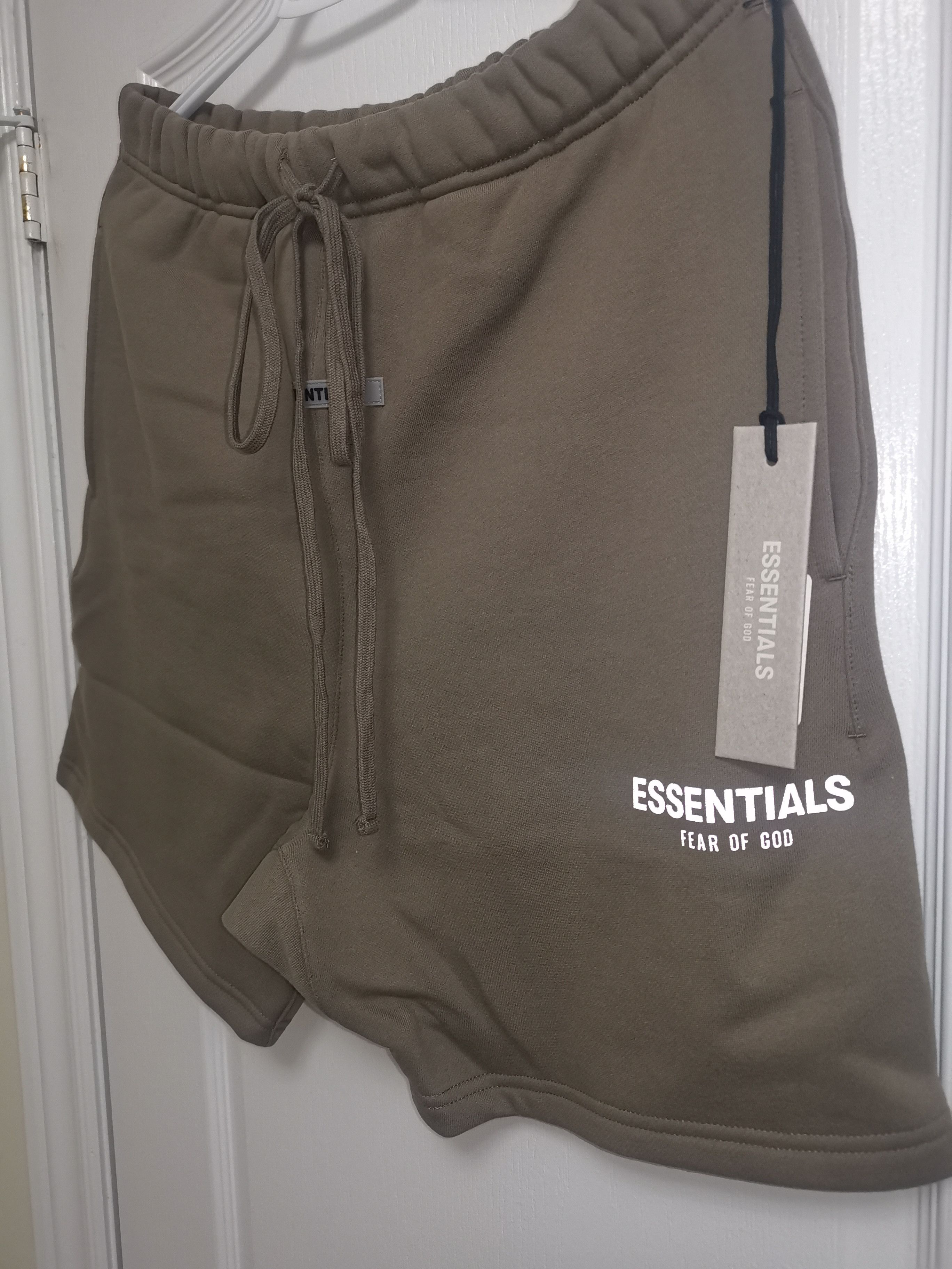 Fear of God Fear Of God Essentials Taupe Sweat Shorts medium Size US 32 / EU 48 - 3 Thumbnail