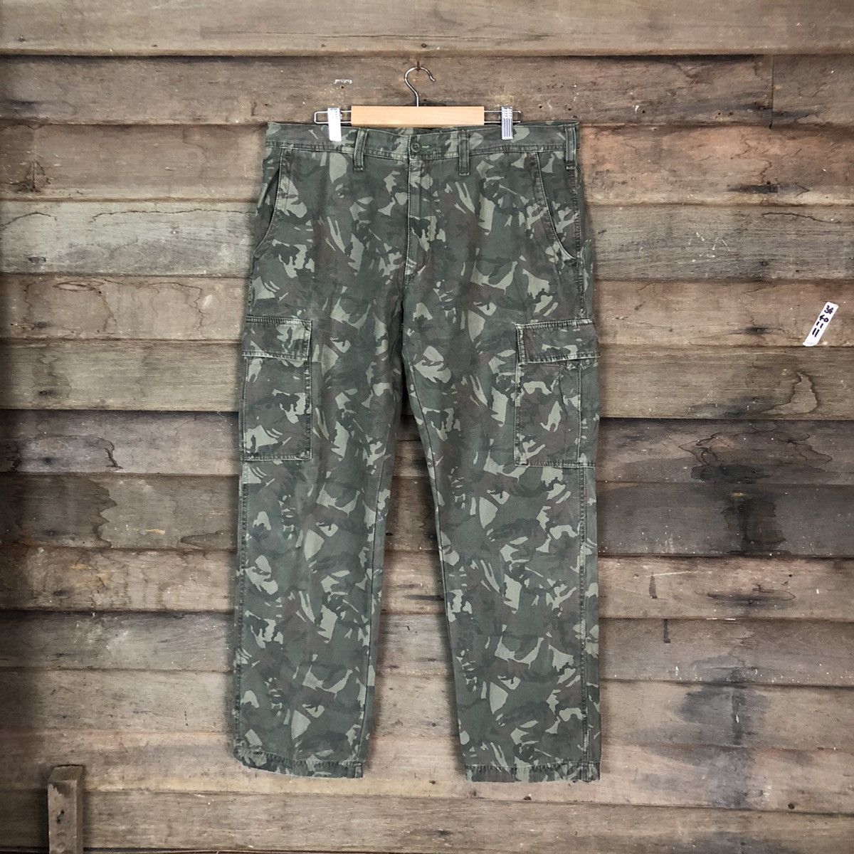 Image of Camo x Uniqlo Green Military Cargo Multipocket Pants 6734, Men's (Size 36)