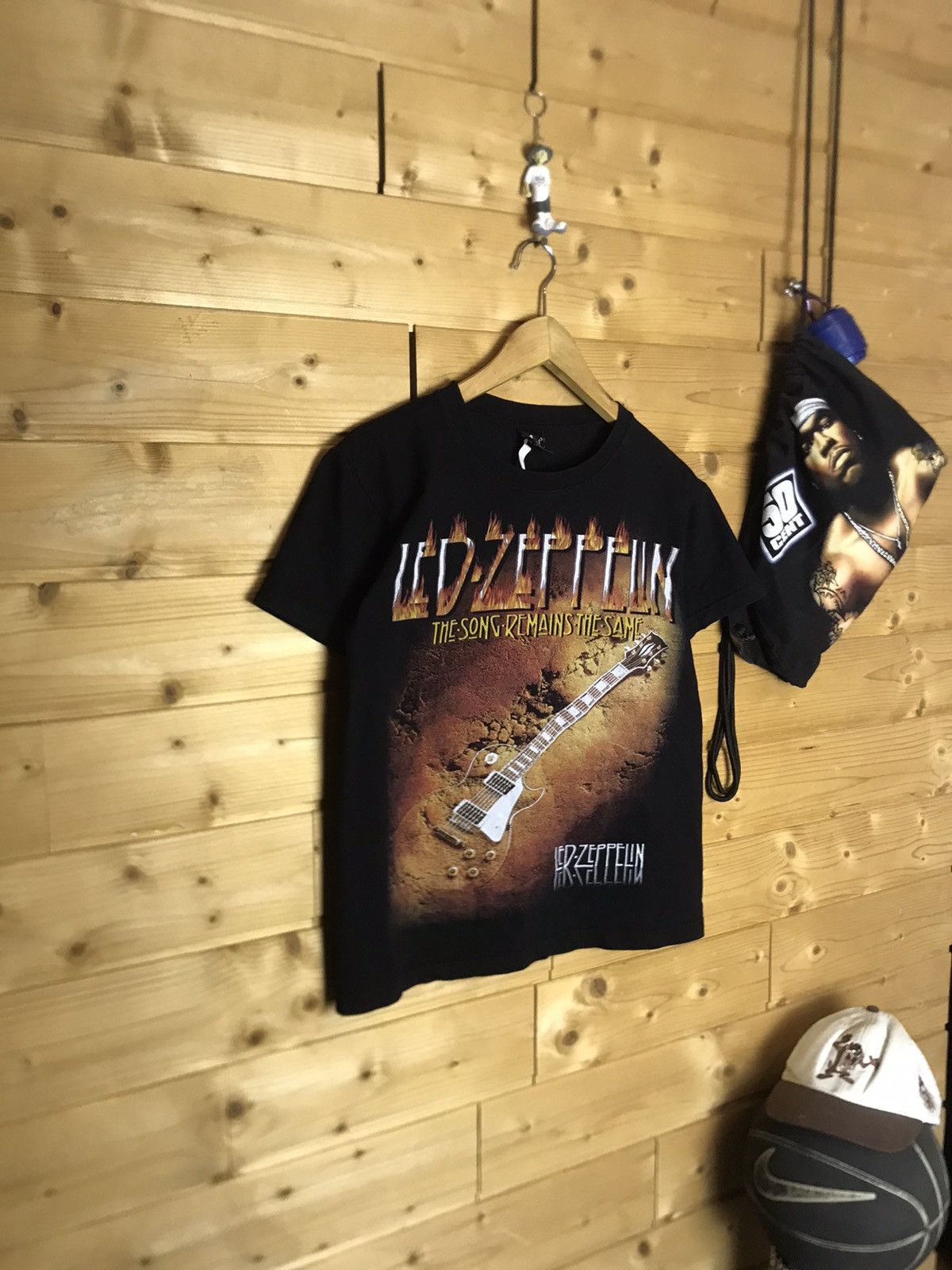 Led Zeppelin Vintage Led Zeppelin band short t-shirt Size US S / EU 44-46 / 1 - 1 Thumbnail