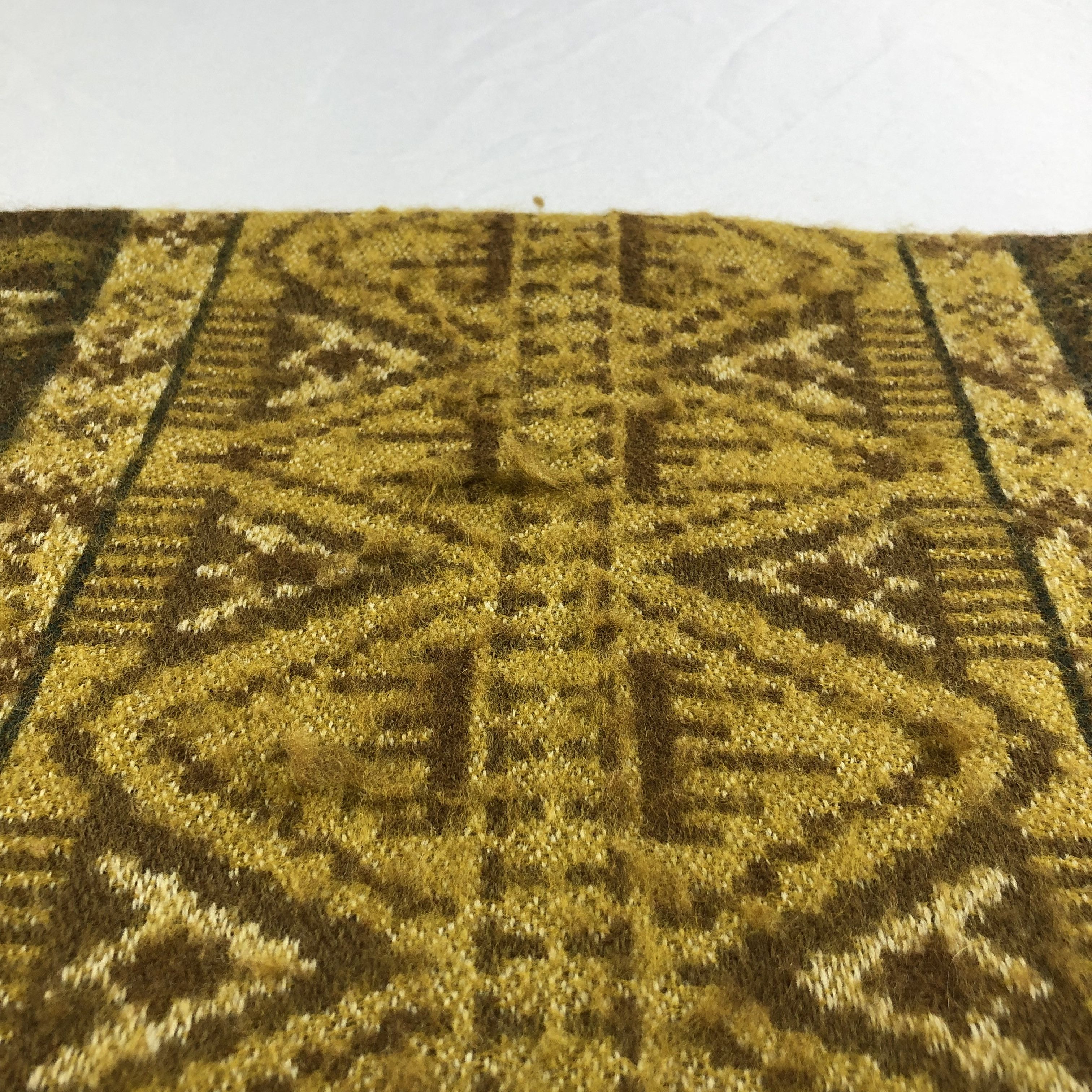 Kenzo Kenzo Native Design Wool Scarf Muffler V1566 Size ONE SIZE - 6 Thumbnail