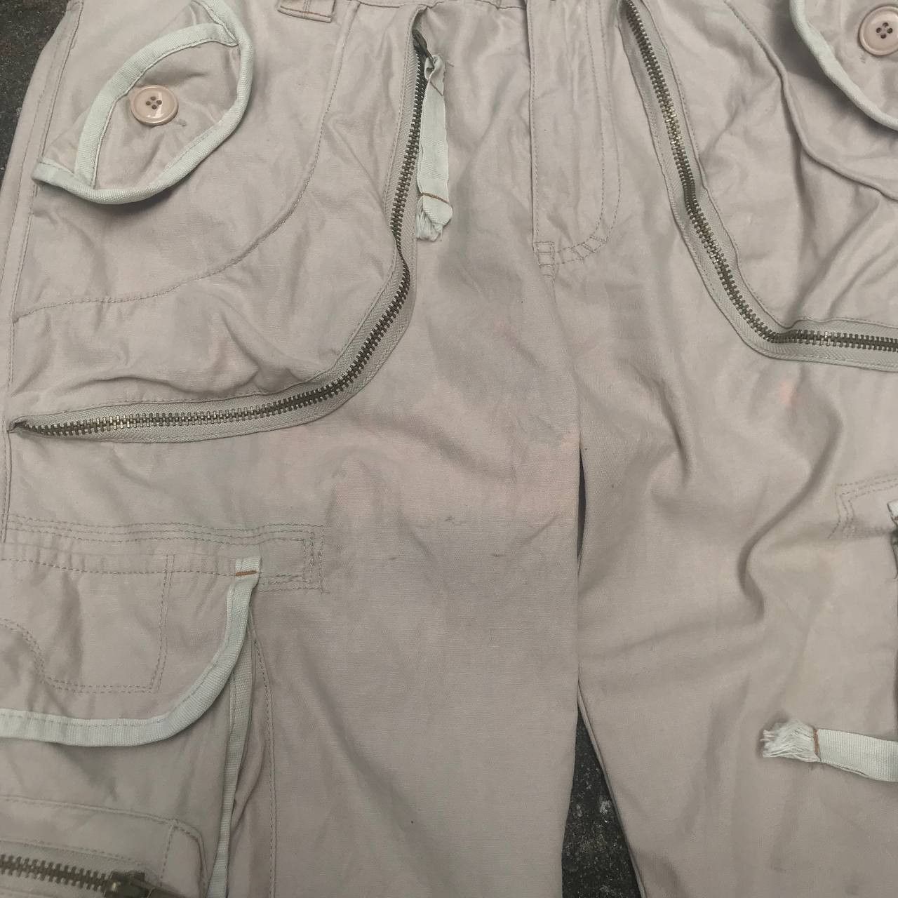 A&G Rock 🔥Need Gone🔥JapaneseBrand 3D Multi Pocket Cargo Trashed Pants Size US 32 / EU 48 - 4 Thumbnail