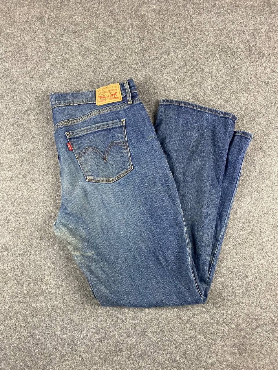 Levi's levis 505 straight leg distressed denim Size US 35 - 2 Thumbnail