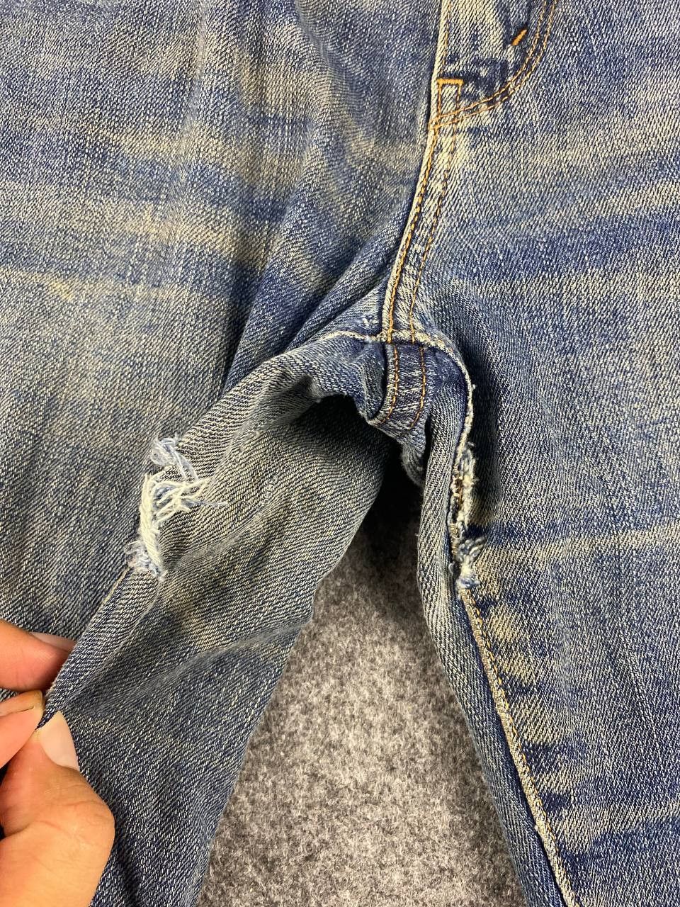 Levi's levis 505 straight leg distressed denim Size US 35 - 9 Thumbnail