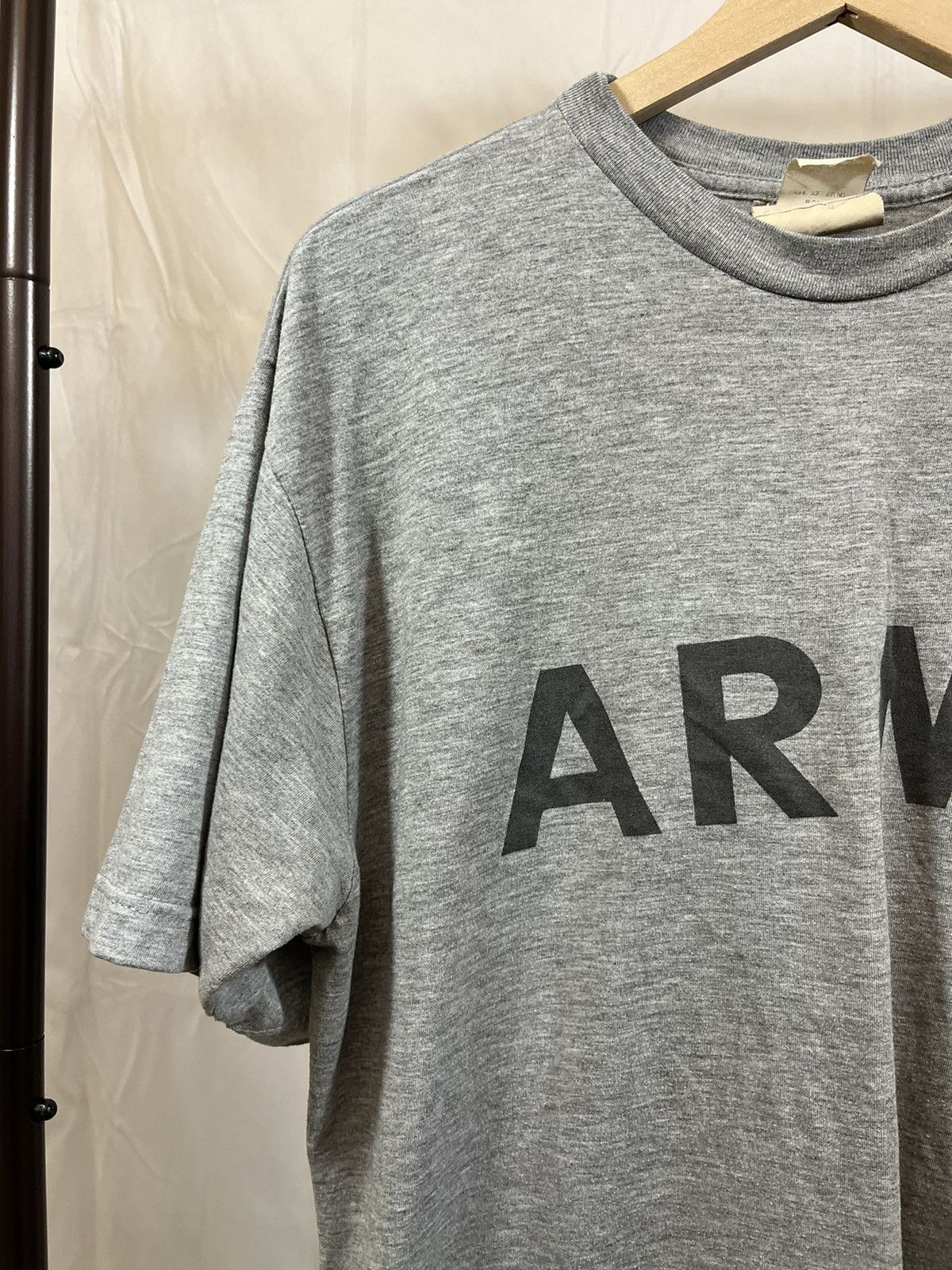 Vintage Vintage ARMY Thin Faded Basic Military Tee Size US L / EU 52-54 / 3 - 4 Thumbnail