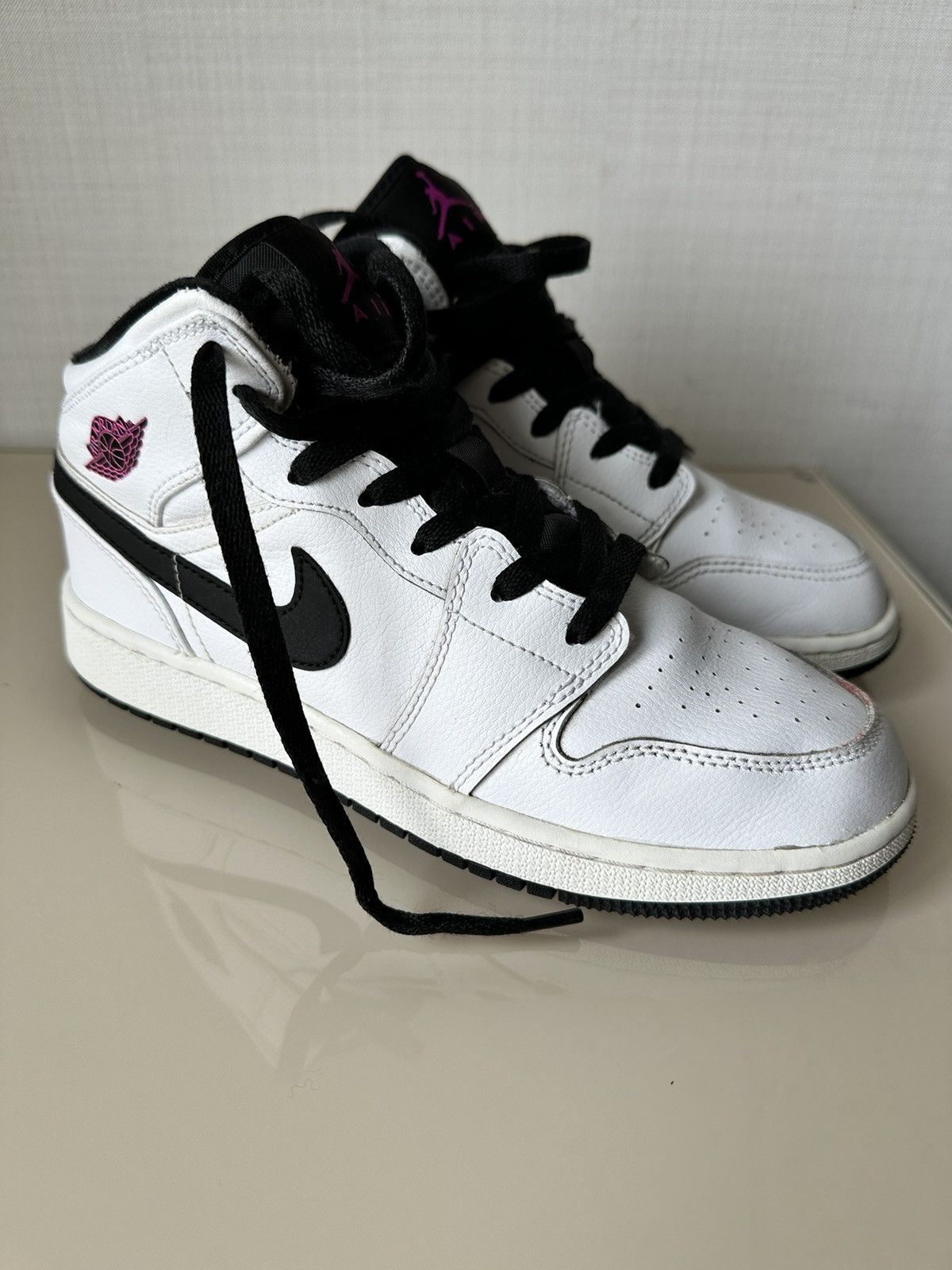 Jordan Brand × Nike Nike Air Jordan 1 Mid white black fuchsia Size US 8 / IT 38 - 7 Thumbnail