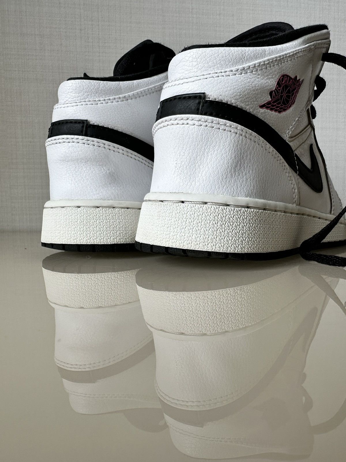 Jordan Brand × Nike Nike Air Jordan 1 Mid white black fuchsia Size US 8 / IT 38 - 5 Thumbnail