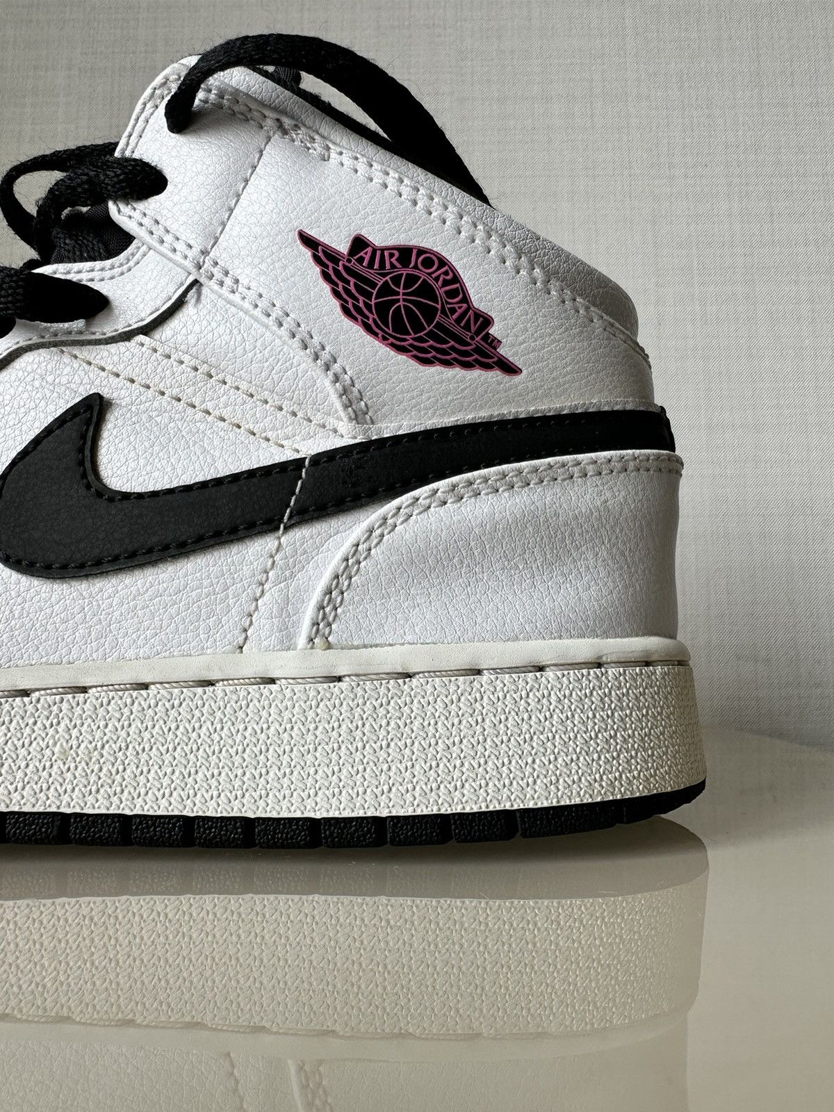 Jordan Brand × Nike Nike Air Jordan 1 Mid white black fuchsia Size US 8 / IT 38 - 3 Thumbnail