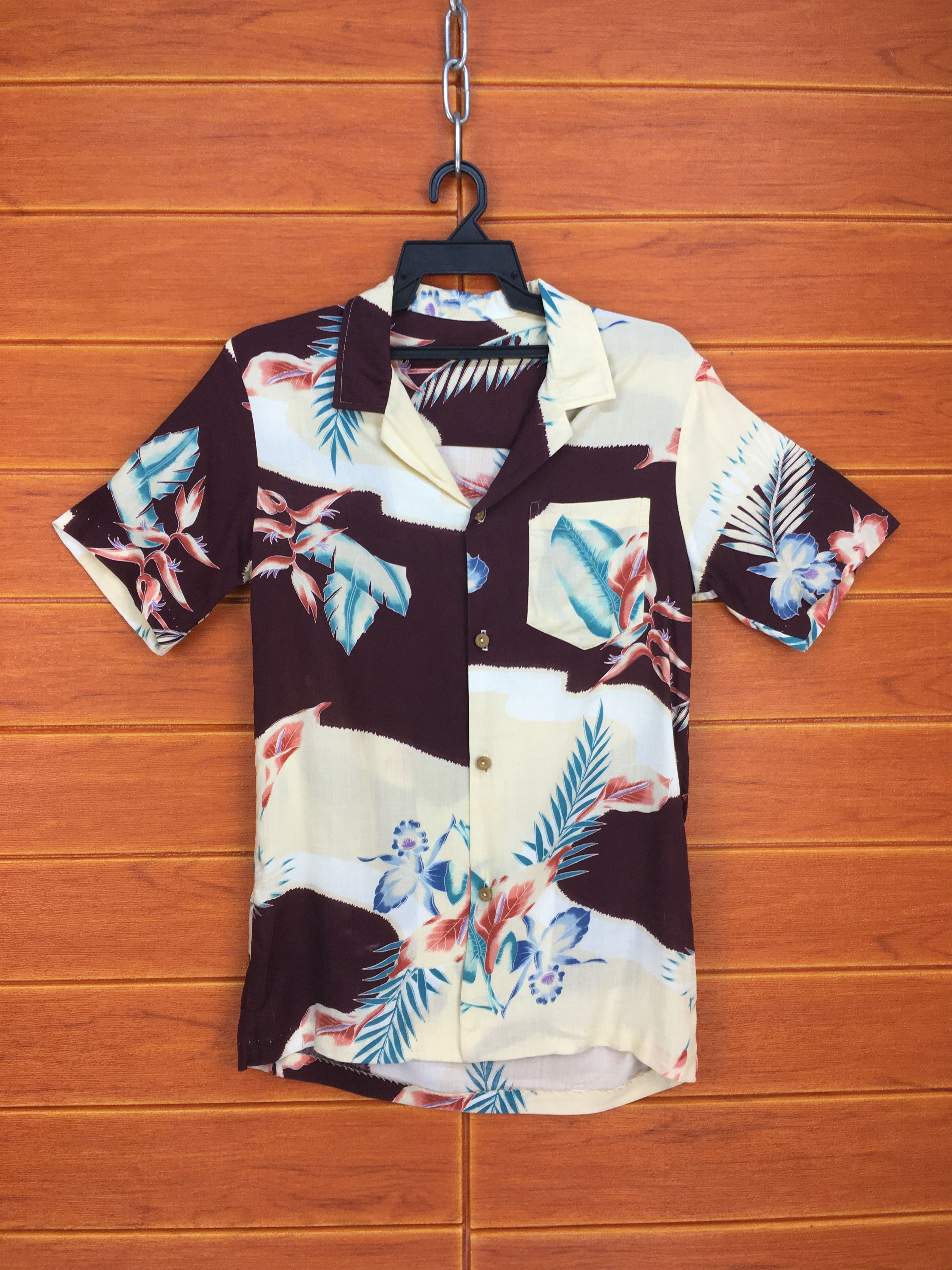 Vintage Big Flowers Hawaiian Shirt / Aloha Wear Shirt