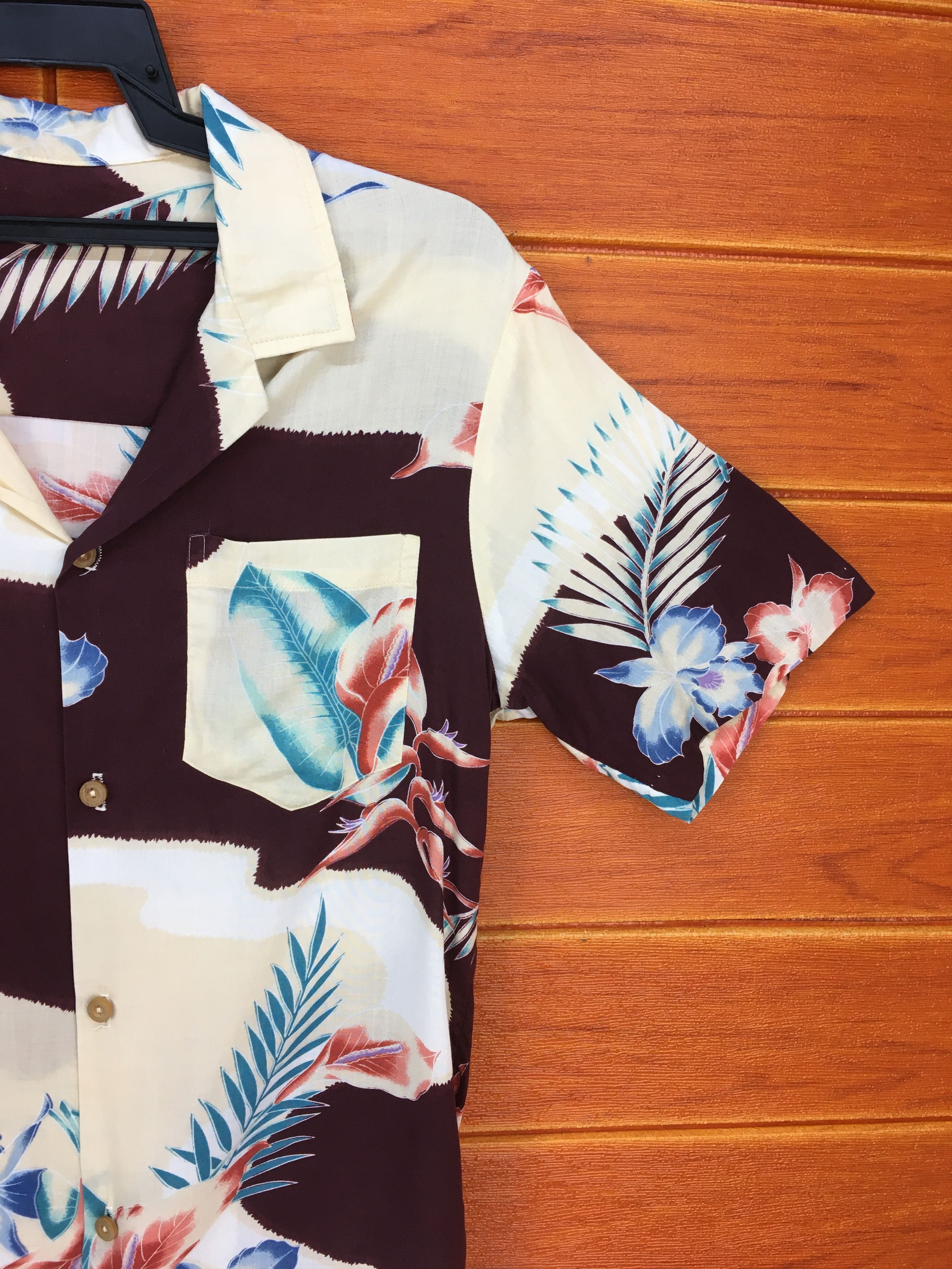 Vintage Big Flowers Hawaiian Shirt / Aloha Wear Shirt