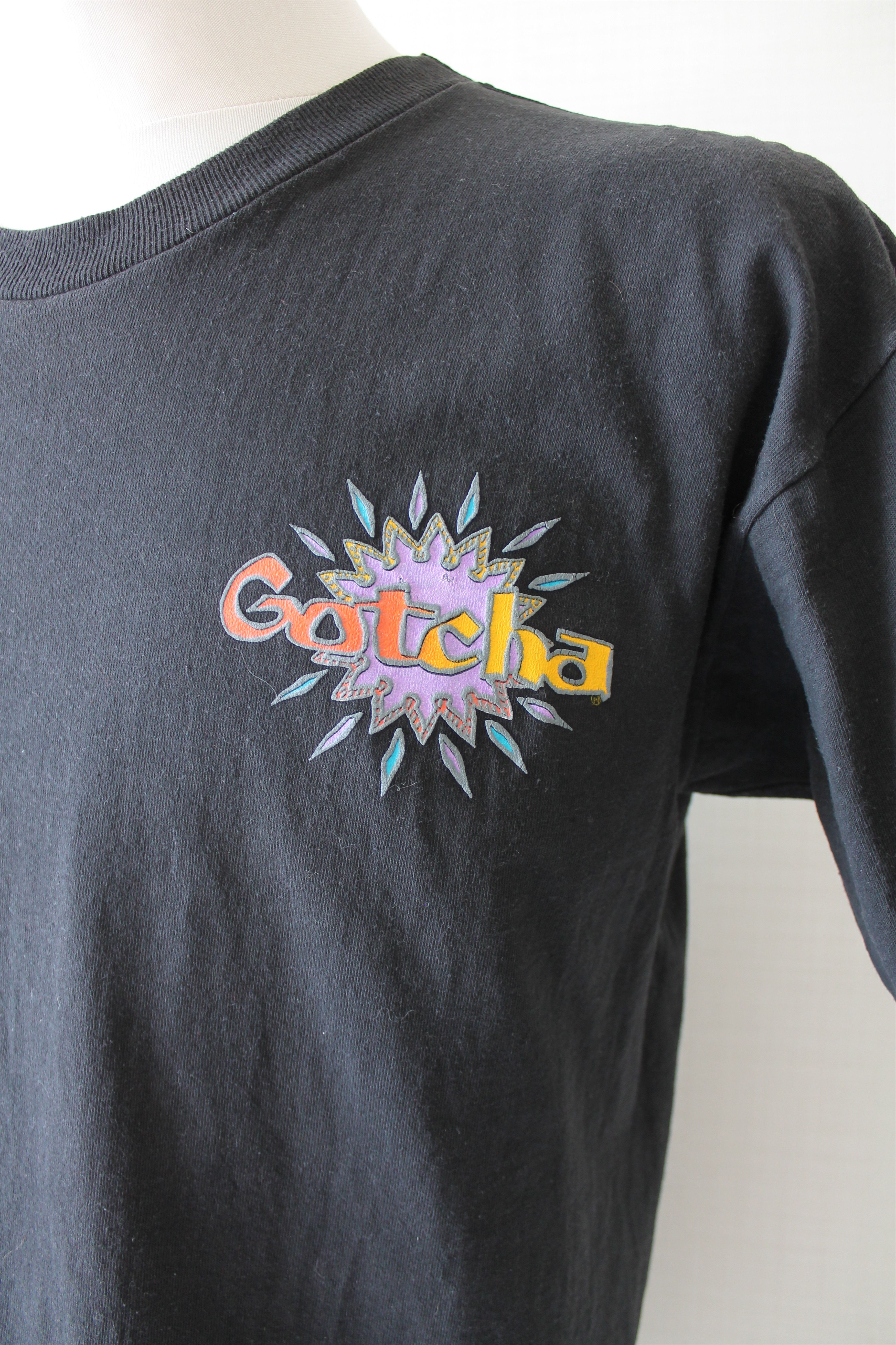 Vintage 1992 Gotcha International Vintage T shirt Sunfaded black Size US L / EU 52-54 / 3 - 7 Thumbnail