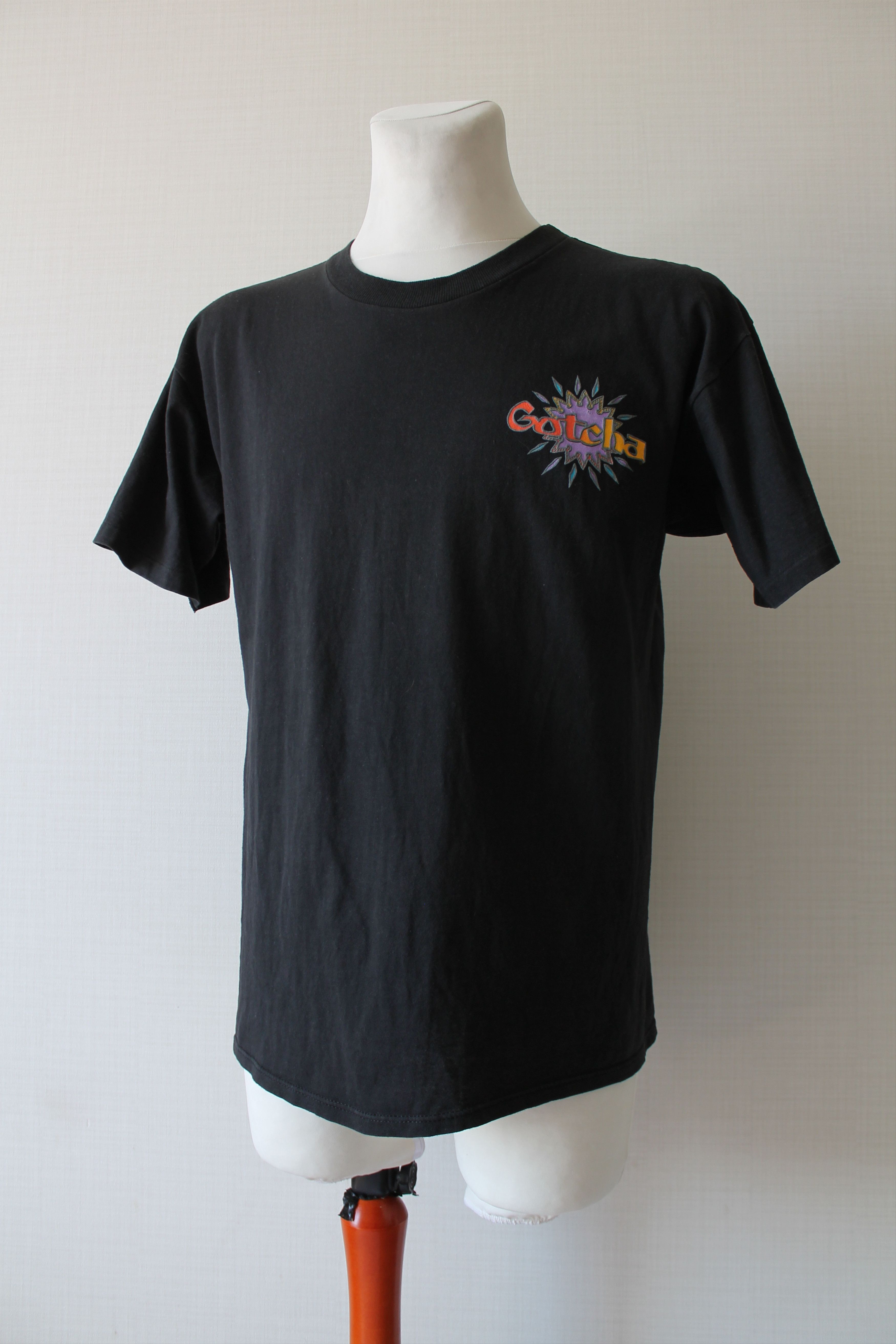 Vintage 1992 Gotcha International Vintage T shirt Sunfaded black Size US L / EU 52-54 / 3 - 6 Thumbnail