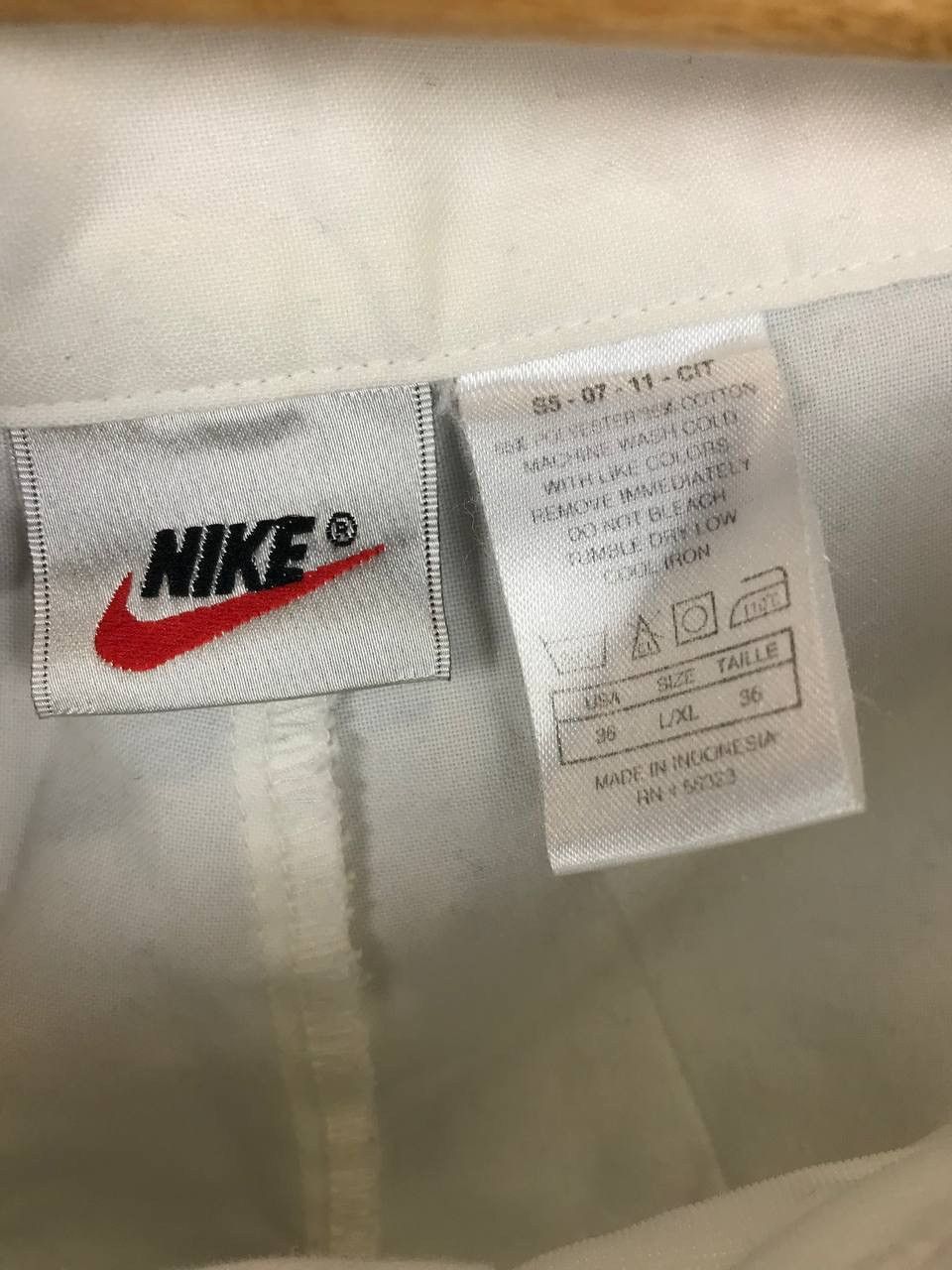 Vintage Nike swoosh streetwear vintage white shorts Size US 34 / EU 50 - 3 Thumbnail
