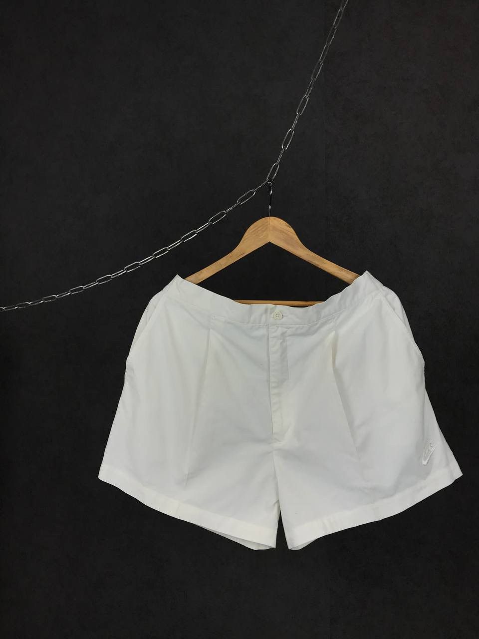 Vintage Nike swoosh streetwear vintage white shorts Size US 34 / EU 50 - 1 Thumbnail