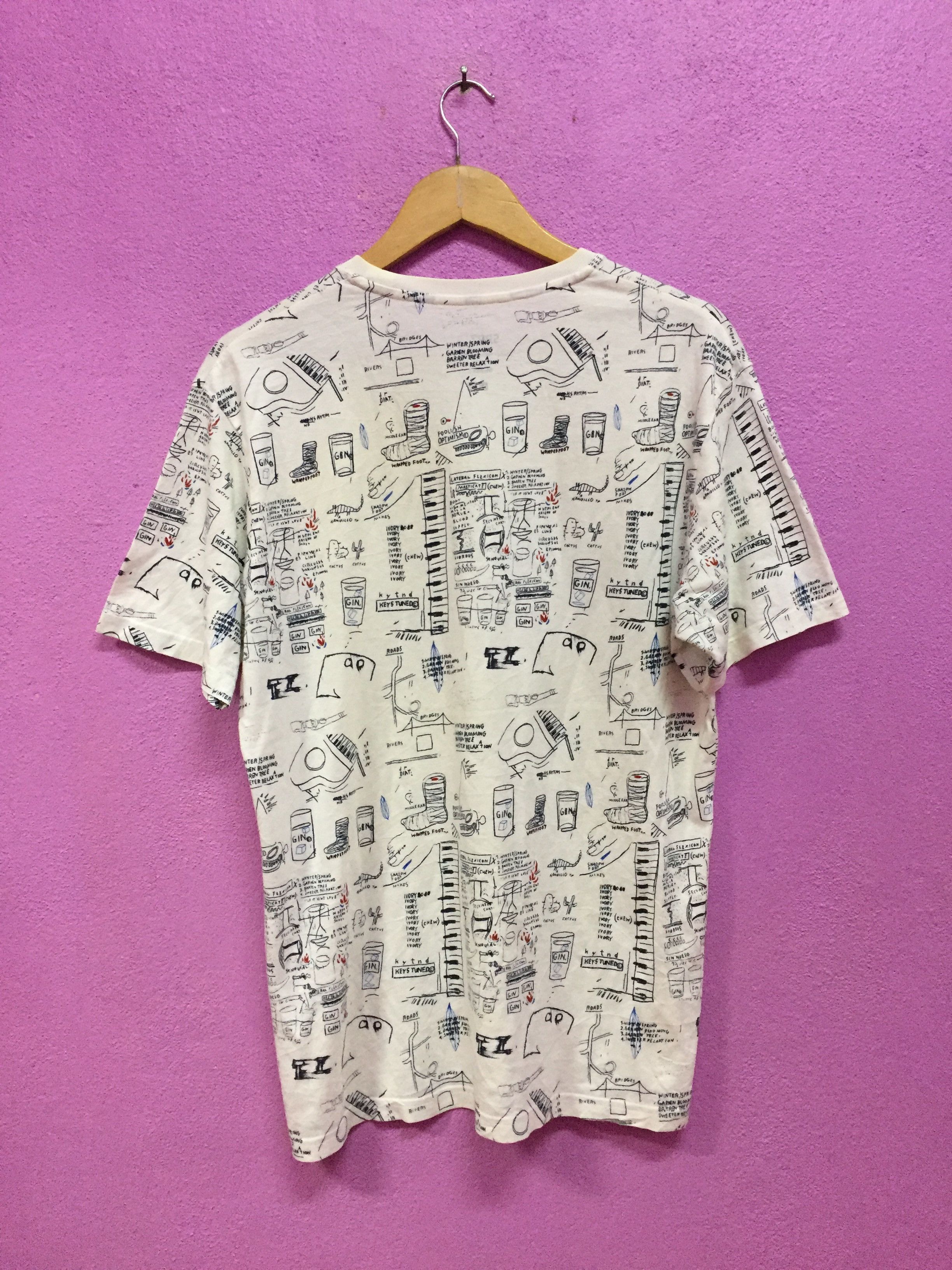 Jean-Michel Basquiat × Uniqlo Jean Michel Basquiat T-Shirts Size L Size US L / EU 52-54 / 3 - 2 Thumbnail