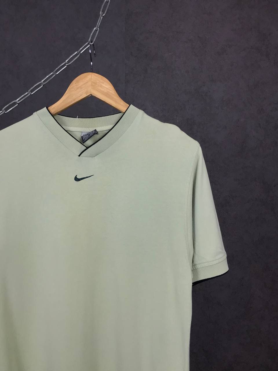 Vintage Nike swoosh streetwear vintage center logo tee Size US S / EU 44-46 / 1 - 2 Thumbnail
