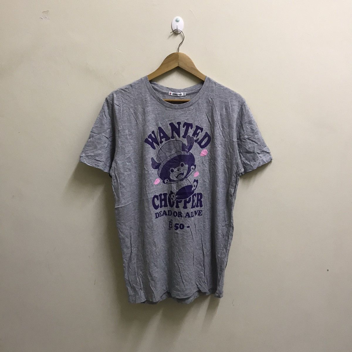 Anime ONE PIECE UNIQLO ANIME TSHIRT Size US M / EU 48-50 / 2 - 2 Thumbnail