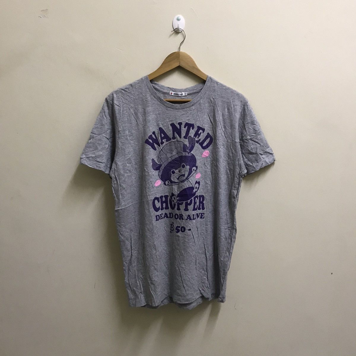 Anime ONE PIECE UNIQLO ANIME TSHIRT Size US M / EU 48-50 / 2 - 3 Thumbnail