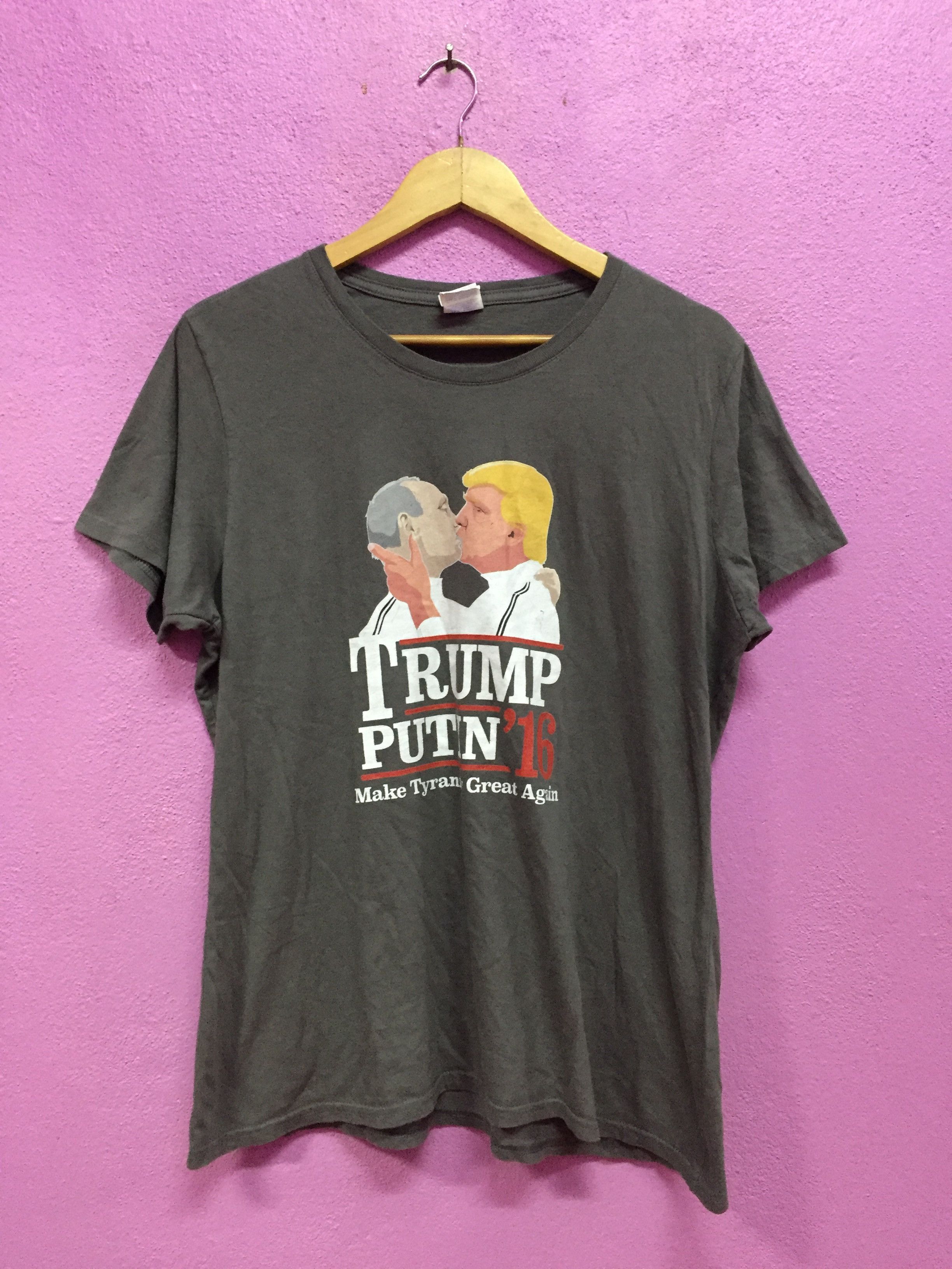 Donald Trump Vladimir Putin And Donald Trump T-Shirts Size XL Size US XL / EU 56 / 4 - 1 Thumbnail