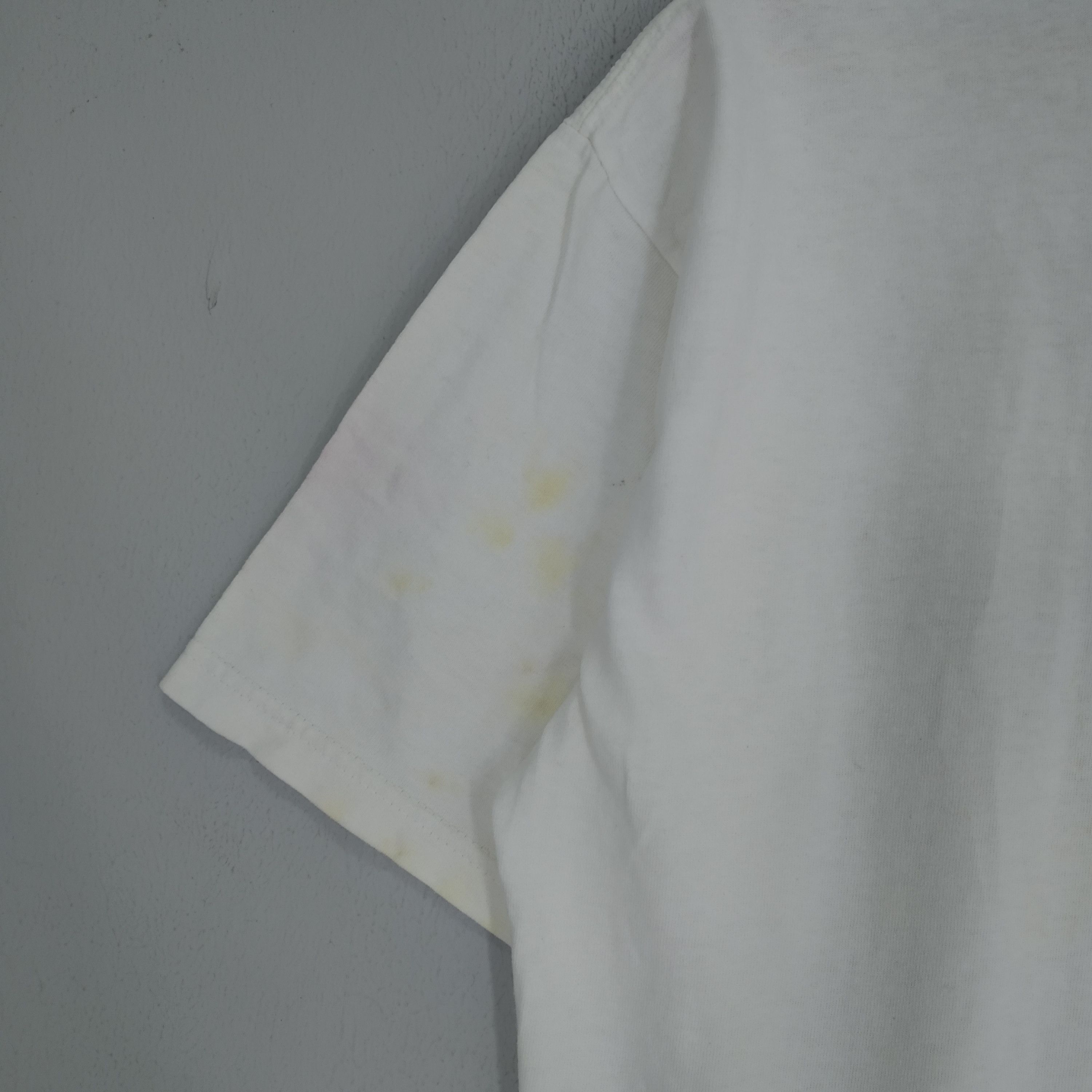 Japanese Brand Vintage Undercover Jun Takahashi Japan Tokyo T-shirt Size US M / EU 48-50 / 2 - 11 Thumbnail