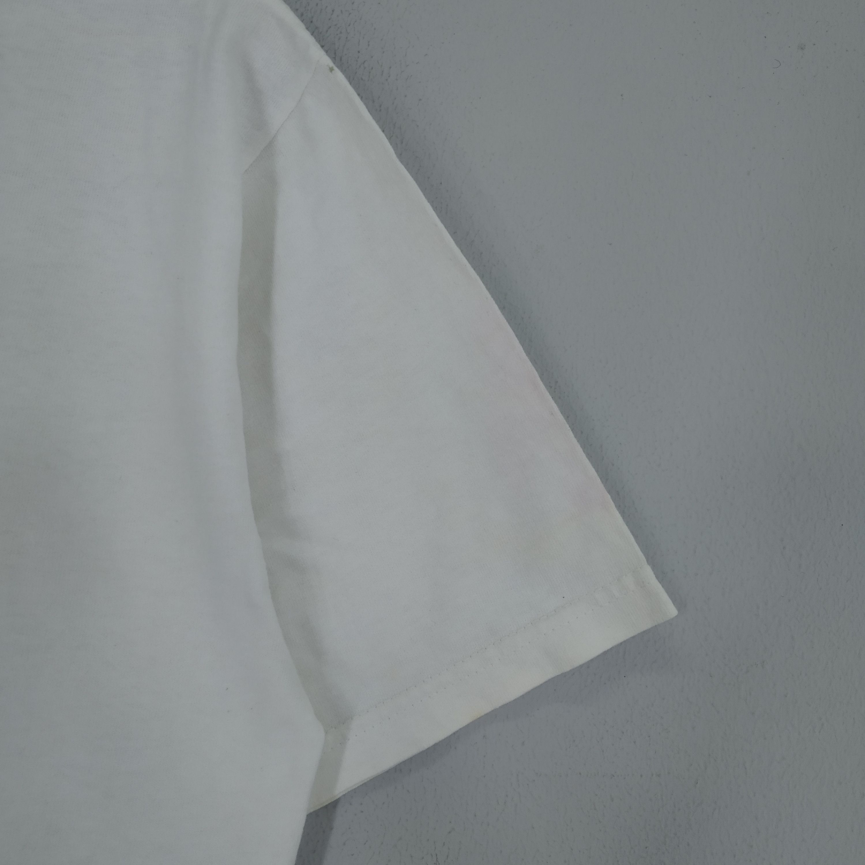 Japanese Brand Vintage Undercover Jun Takahashi Japan Tokyo T-shirt Size US M / EU 48-50 / 2 - 8 Thumbnail