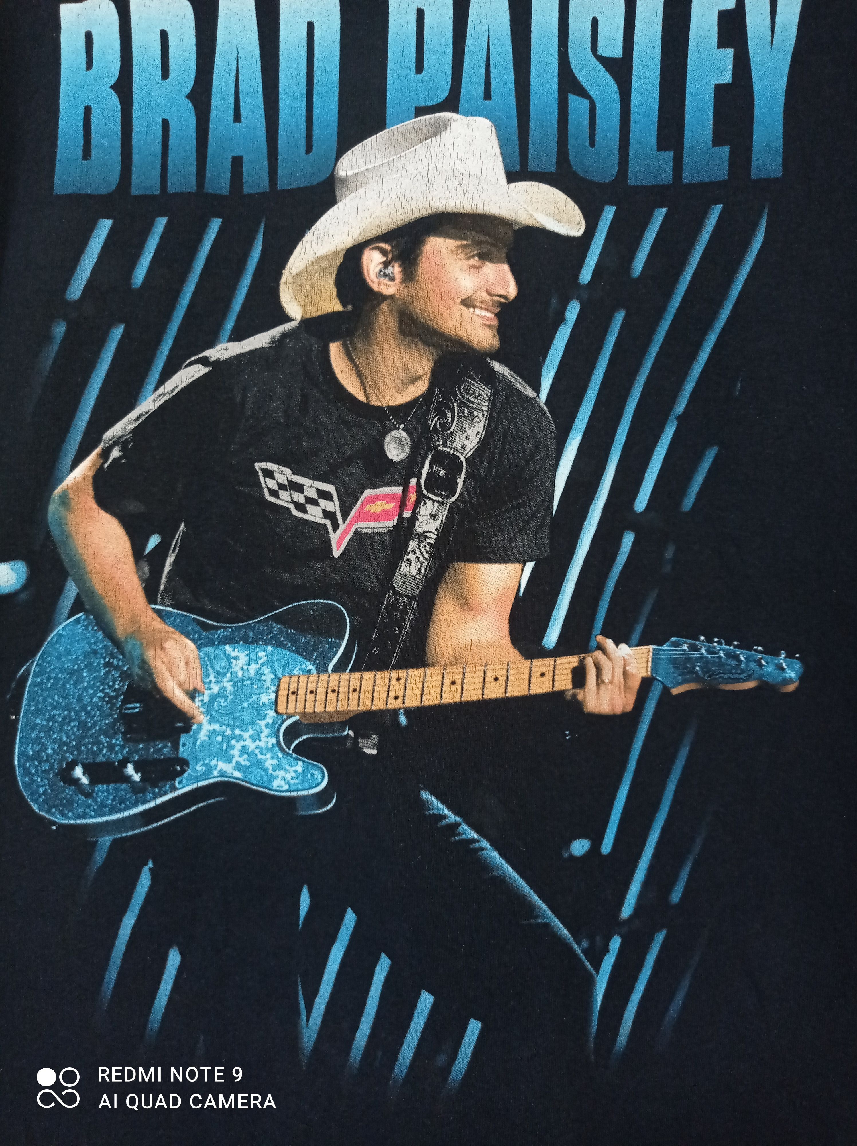 Band Tees VTG Y2k Brad Paisley tee size L🕺 Size US L / EU 52-54 / 3 - 1 Thumbnail