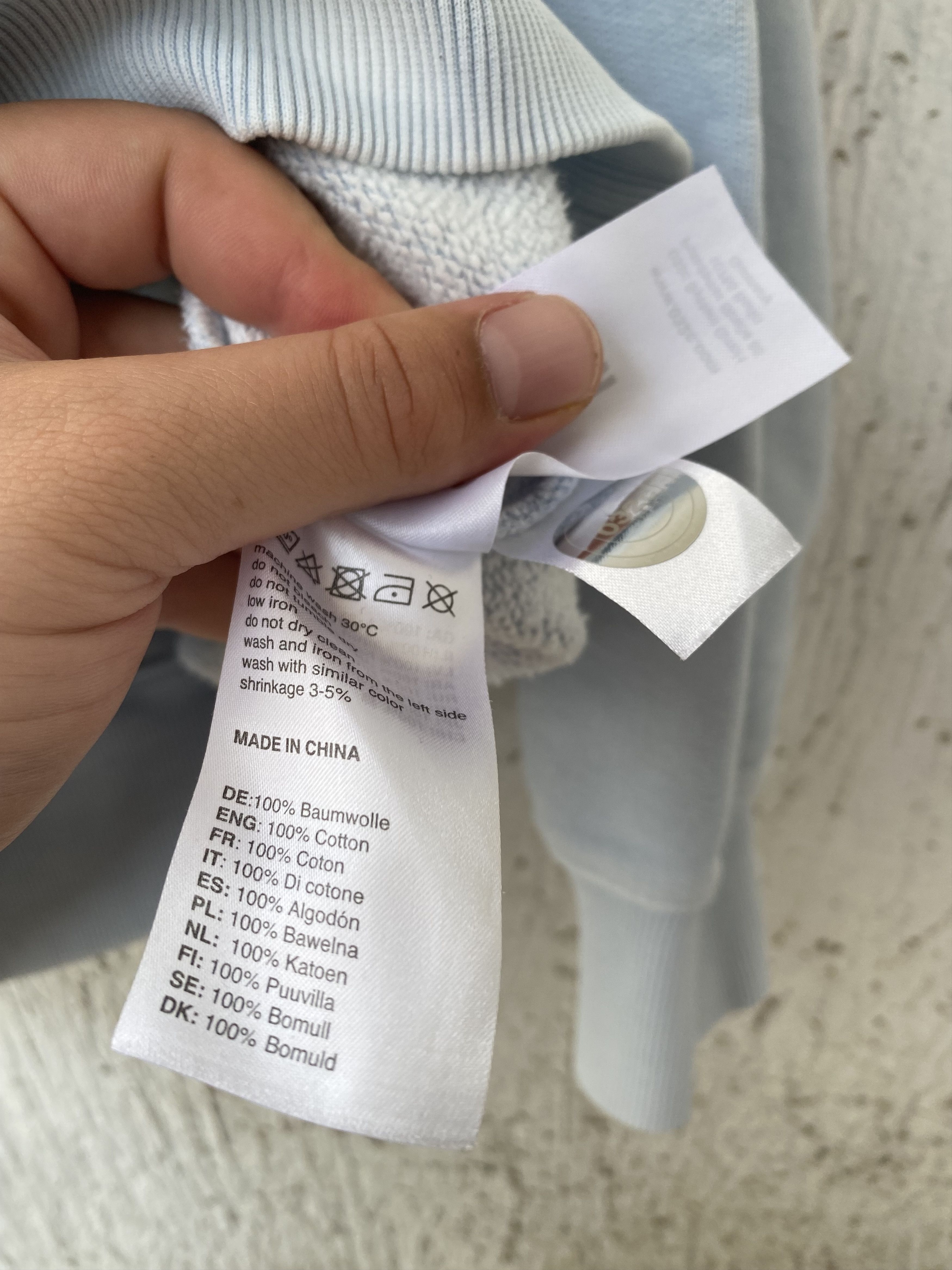 032c BNWT HEAT SENSITIVE SWEATSHIRT Size US M / EU 48-50 / 2 - 5 Thumbnail