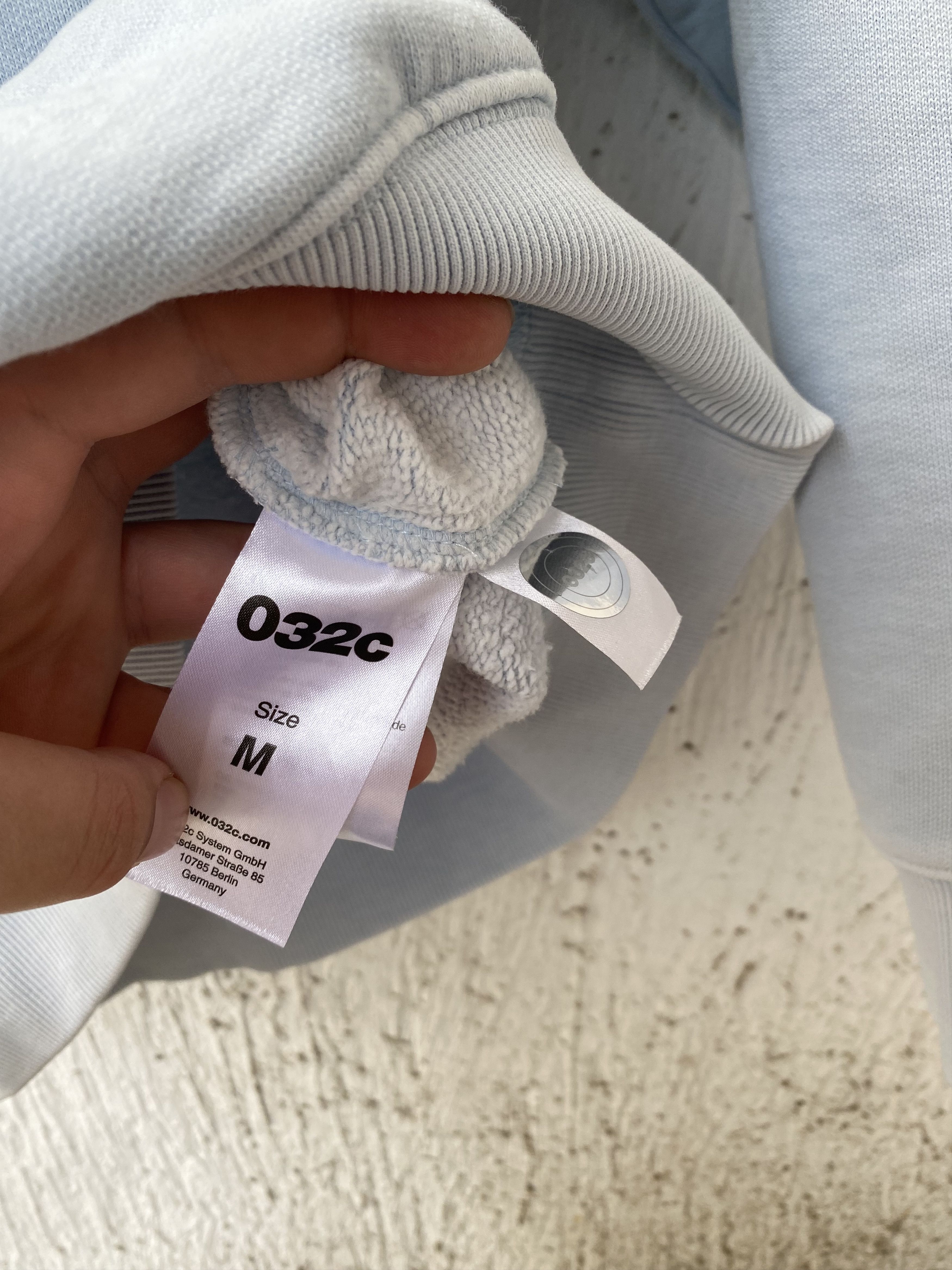 032c BNWT HEAT SENSITIVE SWEATSHIRT Size US M / EU 48-50 / 2 - 4 Thumbnail