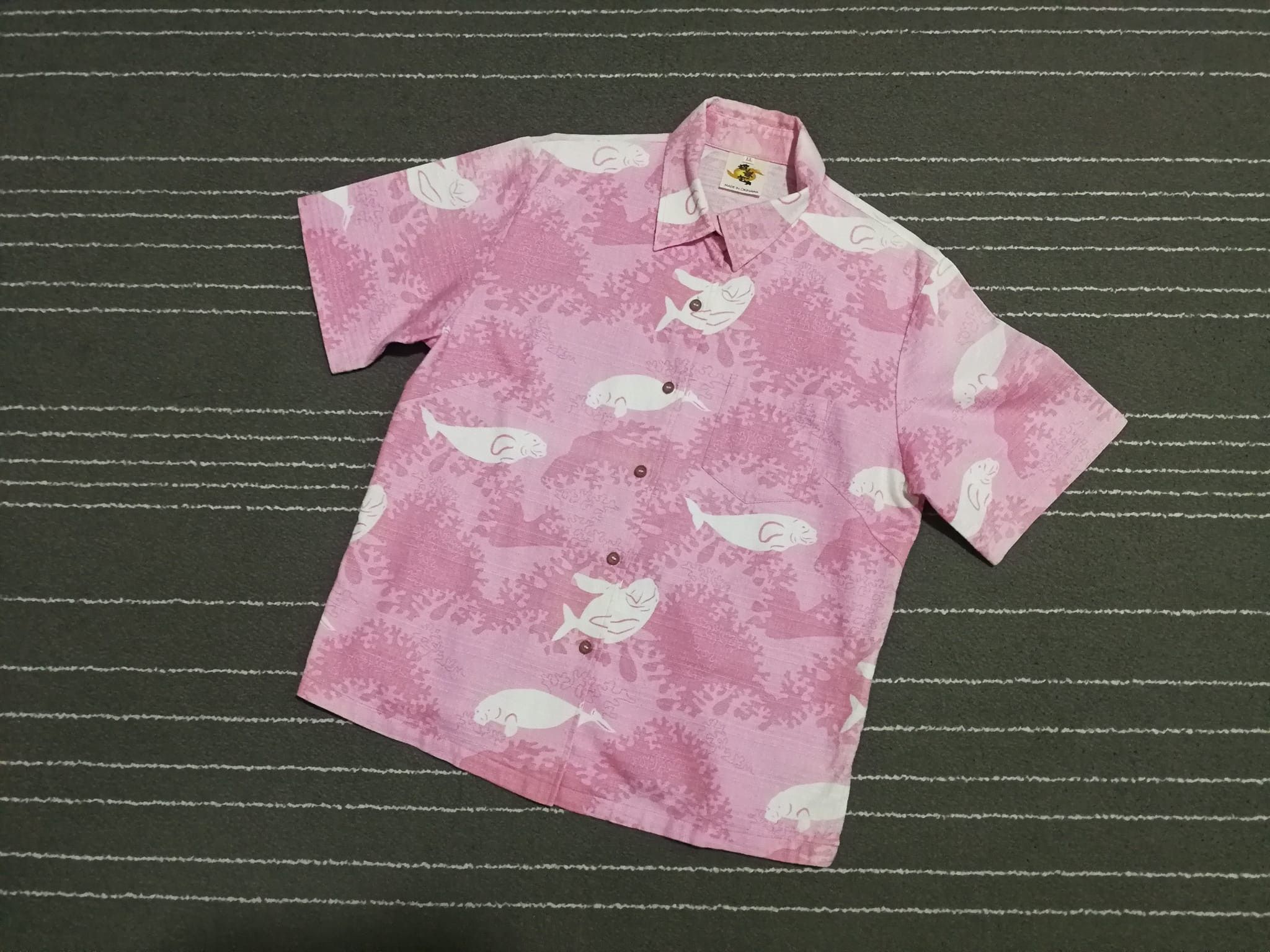 RARE full print SEA cows hawaii okinawa XS