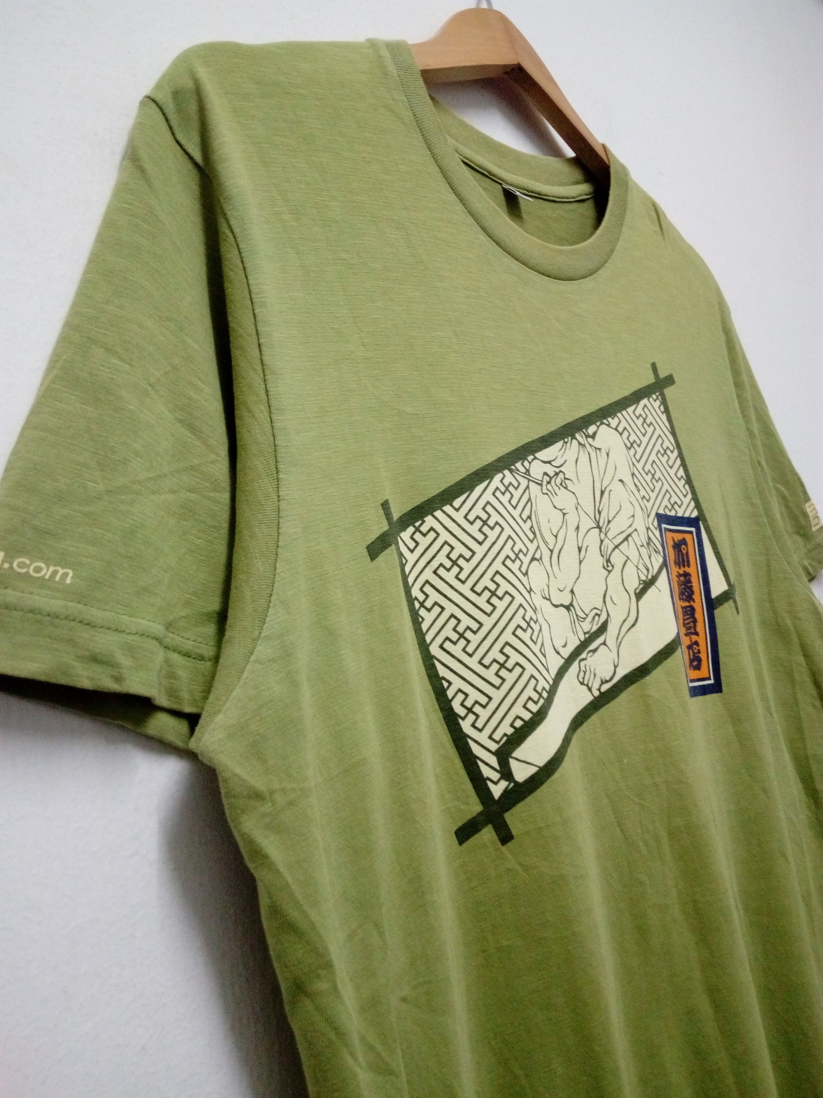 Japanese Brand VINTAGE UNIQLO JAPANESE ART T-SHIRT Size US L / EU 52-54 / 3 - 3 Thumbnail