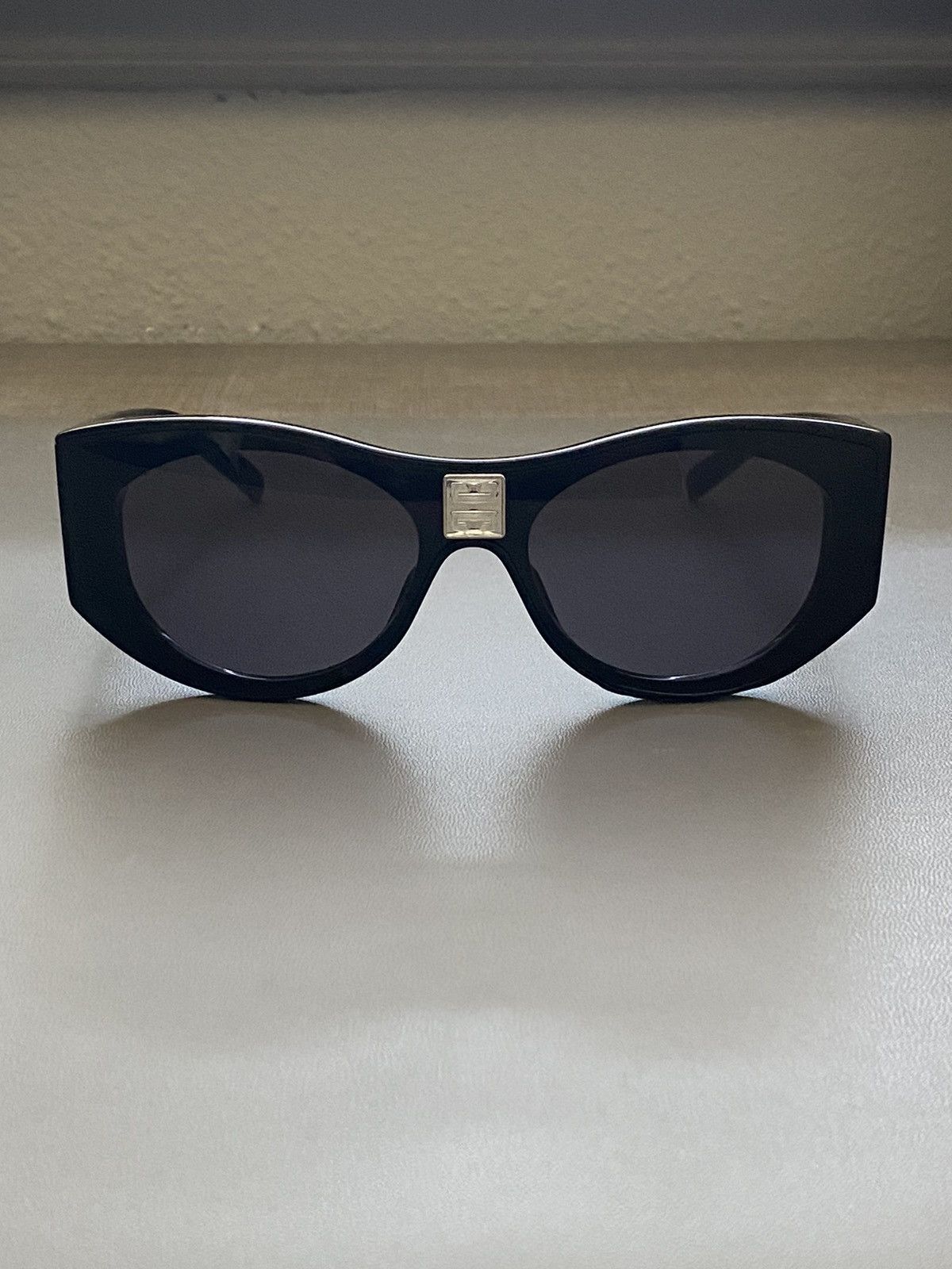 Givenchy Givenchy 4G Logo Oval Sunglasses Size ONE SIZE - 7 Thumbnail