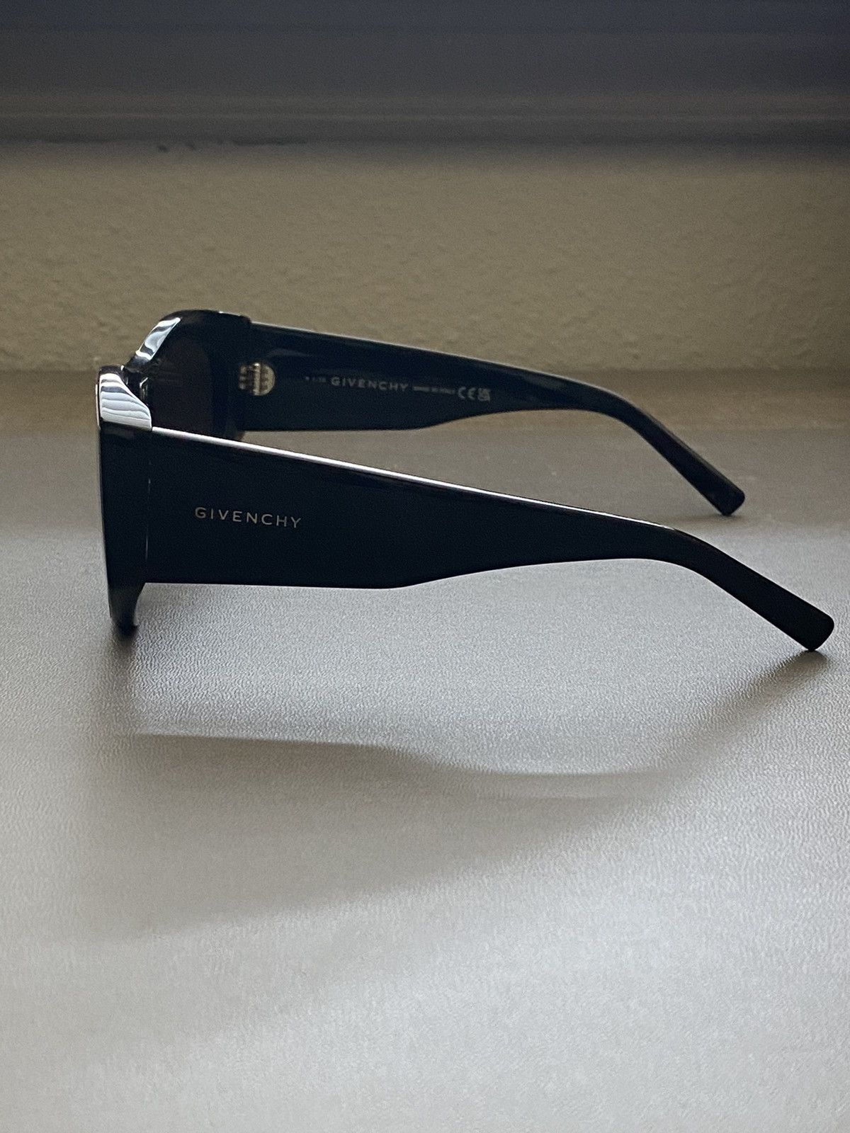 Givenchy Givenchy 4G Logo Oval Sunglasses Size ONE SIZE - 9 Thumbnail