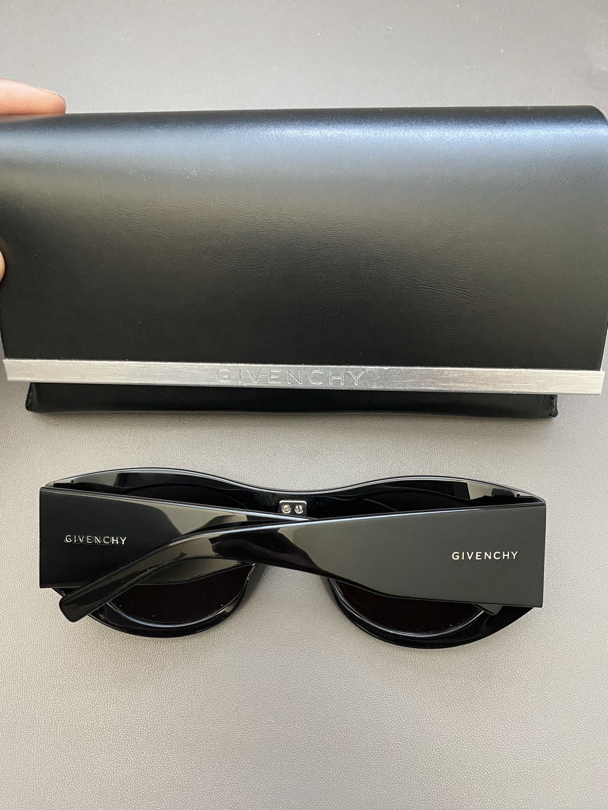 Givenchy Givenchy 4G Logo Oval Sunglasses Size ONE SIZE - 4 Thumbnail