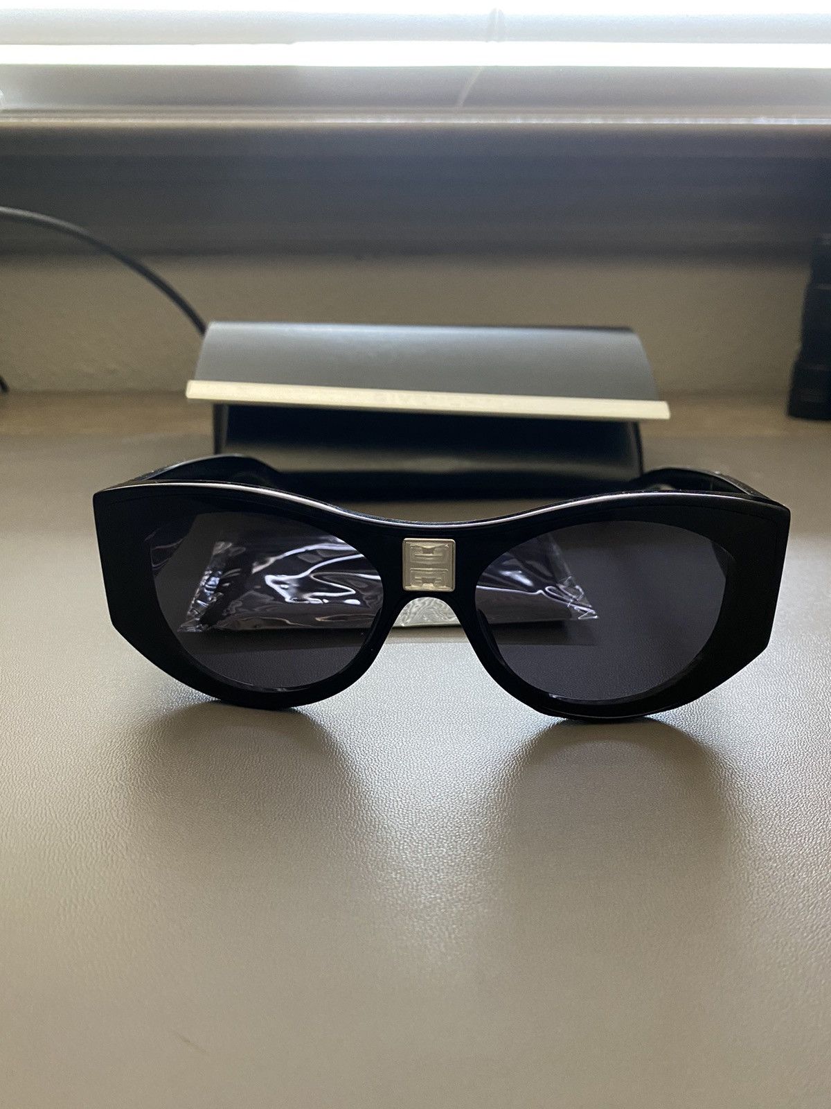Givenchy Givenchy 4G Logo Oval Sunglasses Size ONE SIZE - 5 Thumbnail