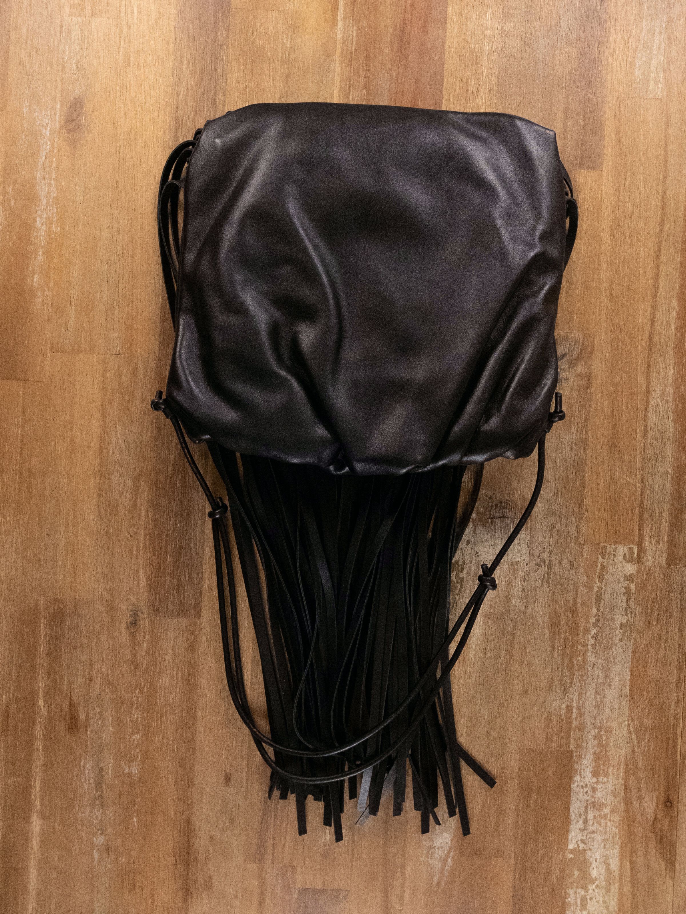 Bottega Veneta BOTTEGA VENETA The Fringe black leather pouch shoulder bag Size ONE SIZE - 13 Thumbnail