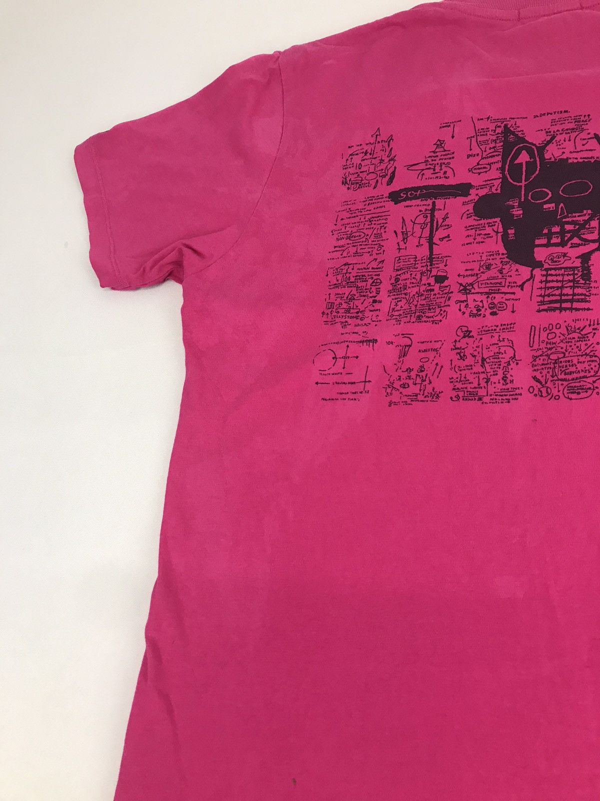 Designer × Jean-Michel Basquiat × Vintage Jean- Michel Basquiat Vneck Tee Art Design Size US S / EU 44-46 / 1 - 5 Thumbnail