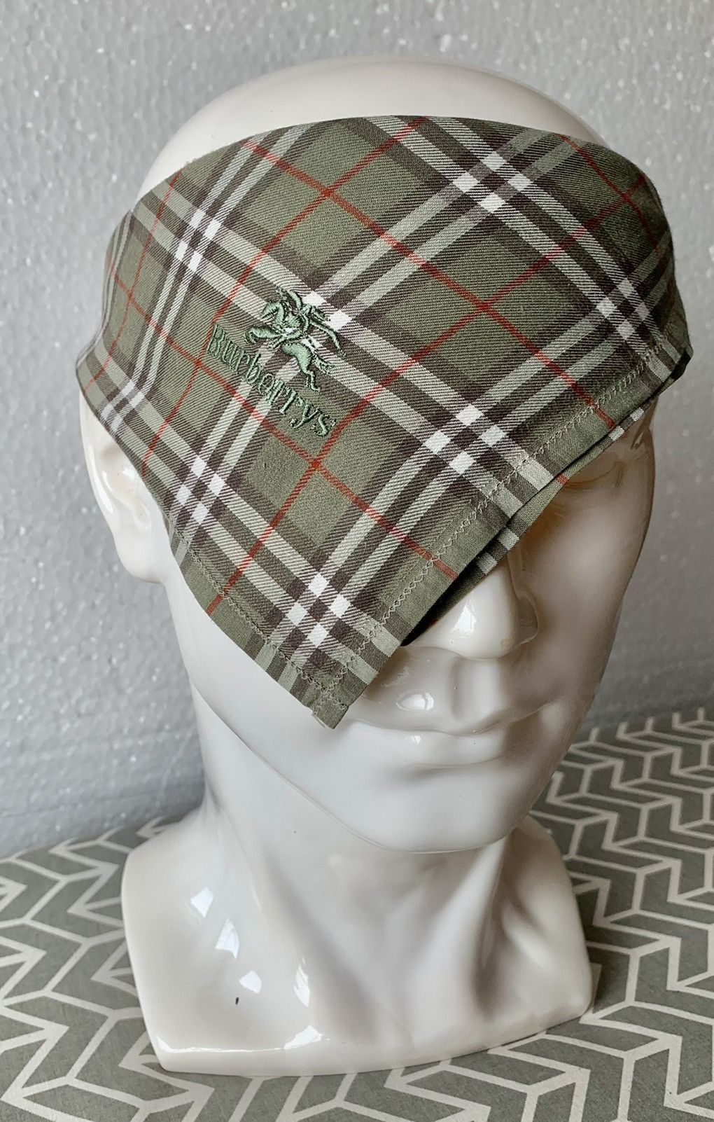 Burberry Burberrys Handkerchief / Neckerchief / Bandana Size ONE SIZE - 1 Thumbnail