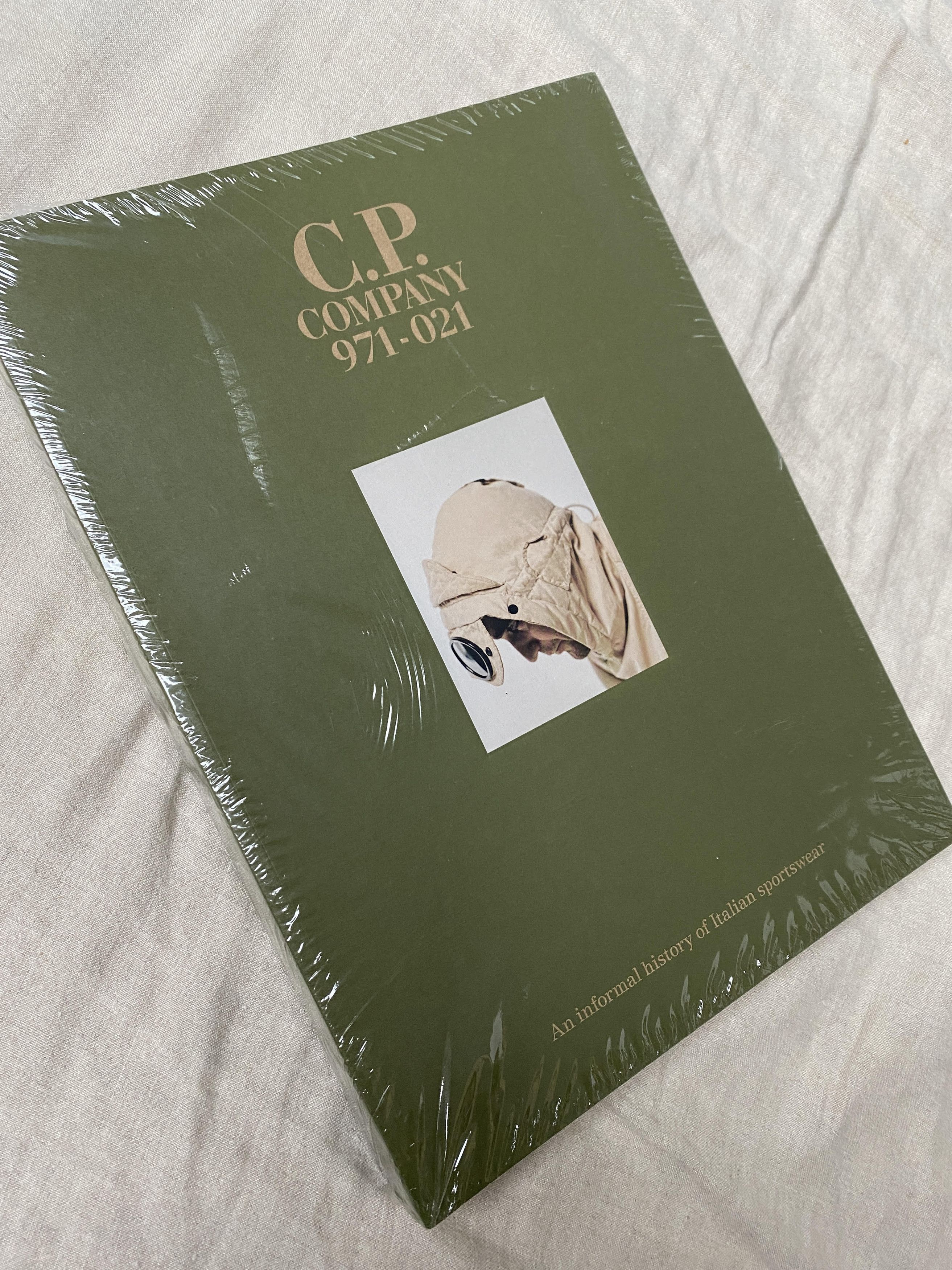 C.P. Company 971-021 50th Anniversary An informal history of Italian Size ONE SIZE - 1 Thumbnail