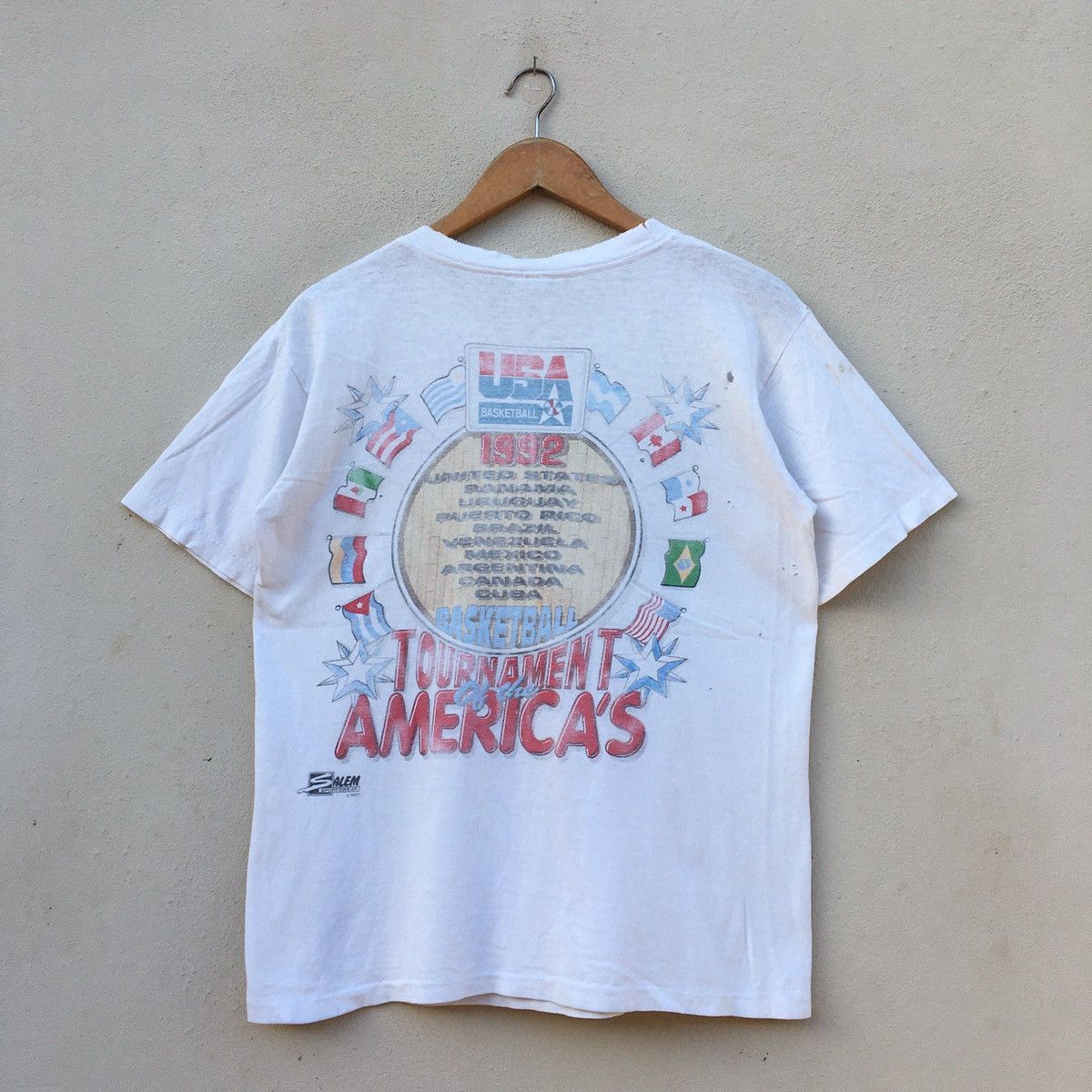 NBA Vintage Distressed 92 USA BASKETBALL AMERICA’S TEAM T-shirt Size US M / EU 48-50 / 2 - 9 Thumbnail