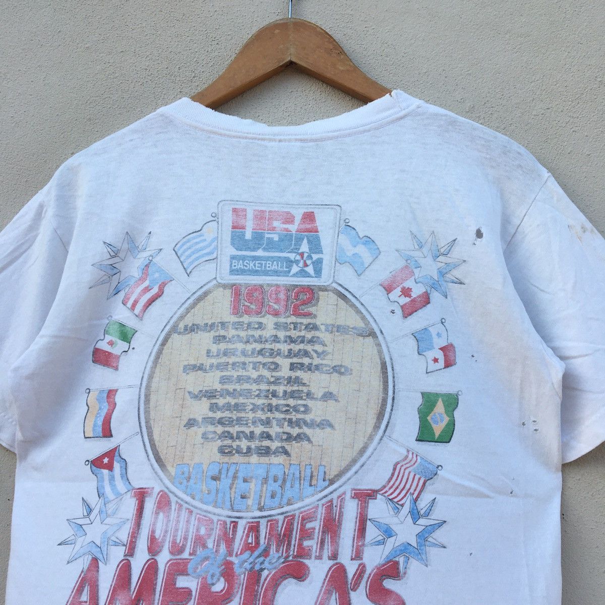 NBA Vintage Distressed 92 USA BASKETBALL AMERICA’S TEAM T-shirt Size US M / EU 48-50 / 2 - 11 Thumbnail
