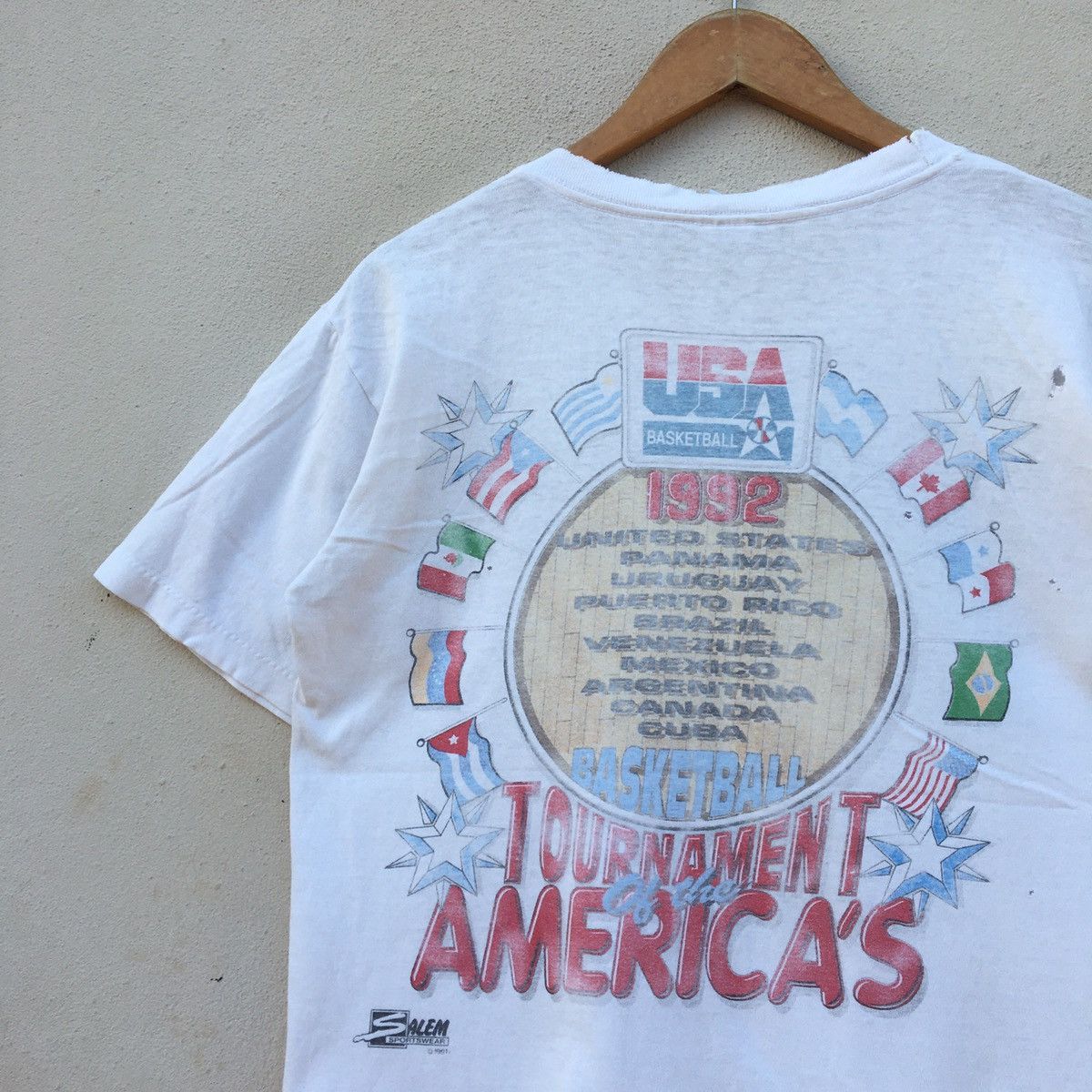 NBA Vintage Distressed 92 USA BASKETBALL AMERICA’S TEAM T-shirt Size US M / EU 48-50 / 2 - 14 Thumbnail