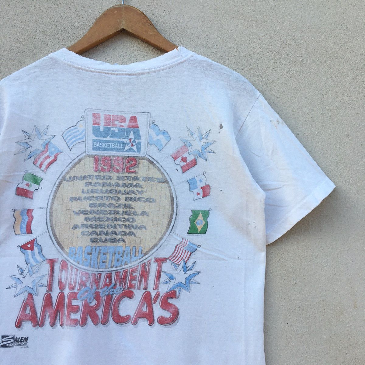 NBA Vintage Distressed 92 USA BASKETBALL AMERICA’S TEAM T-shirt Size US M / EU 48-50 / 2 - 13 Thumbnail
